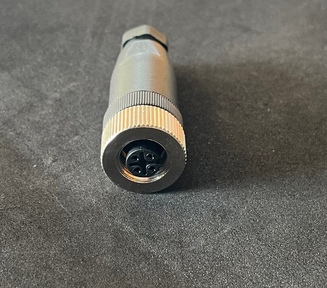 4 poles female M12 cable connector IP67
