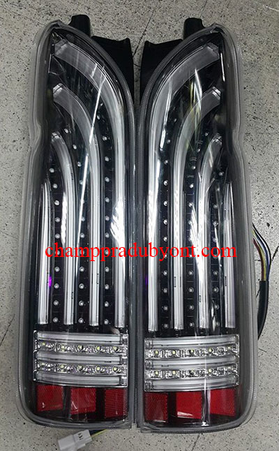 ไฟท้าย TOYOTA HIACE COMMUTER 05-16 ดำ LED (V.4)