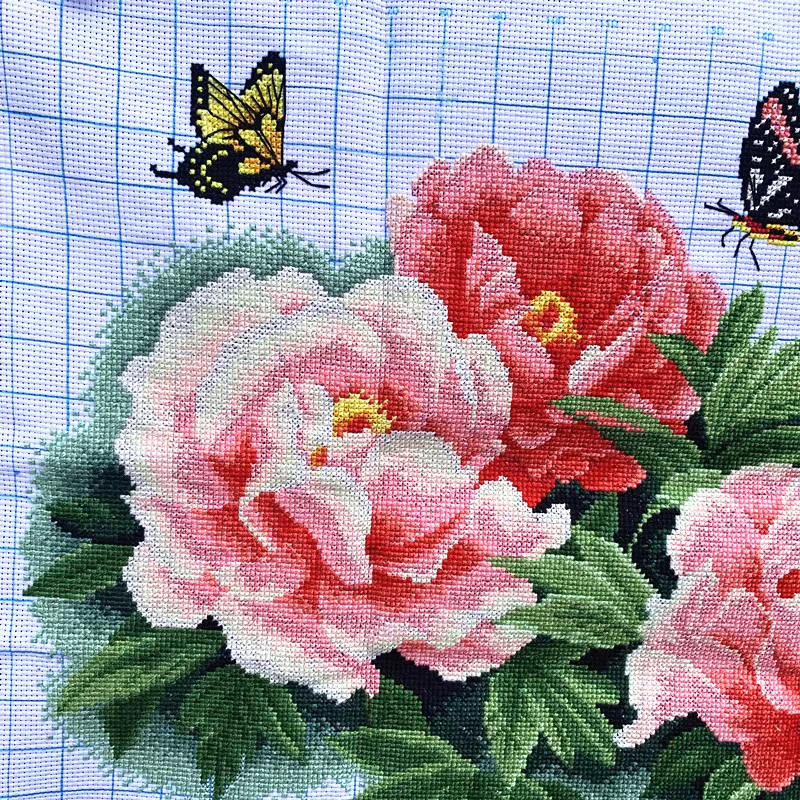 botan-1065 *พร้อมส่ง* ชุดปักครอสติช ลายช่อโบตั๋น (ผ้า11CTพิมพ์ลาย ปัก 3 เส้นเล็ก) ขนาด ขนาด 62*46 ซม.ผ้าครอสติช 11CTพิมพ์ลายปักบนผ้า+ไหมคอตตอน 27 สี+ผังลาย+เข็ม