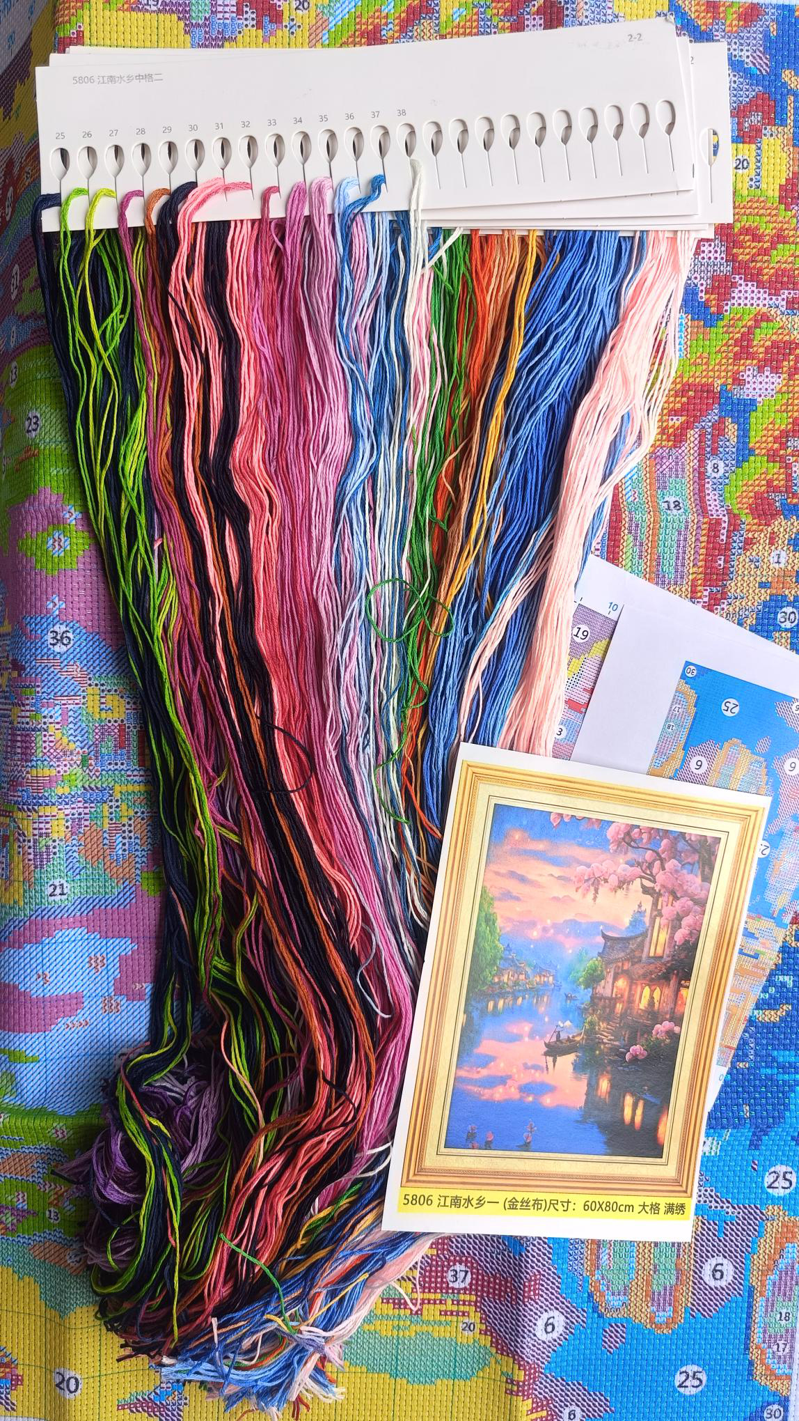 home-1018 *พร้อมส่ง* ชุดปักครอสติช ลายบ้านริมคลอง (ปักเต็มผืนผ้า ไม่มีเดินเส้น ผ้า 9CTพิมพ์ลาย ปัก 4 เส้นเล็ก) ขนาด 60*80 ซม.ผ้าครอสติช 9CTพิมพ์ลายปักบนผ้า ไหมคอตตอน 38 สี ผังลาย เข็ม