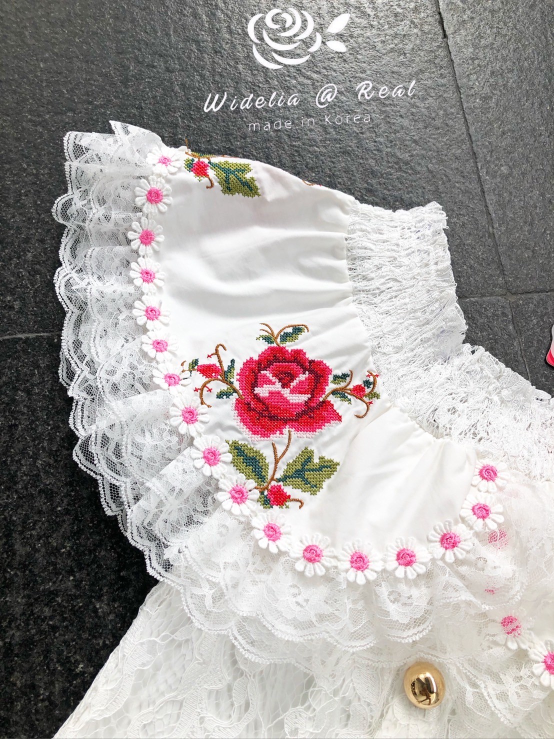 Vintage Dress เดรสปาดไหล่แสนสวย (ขาว)