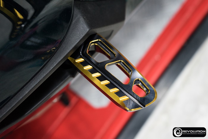 พักเท้าหลัง REVOLUTION/ทูโทน GIORNO125