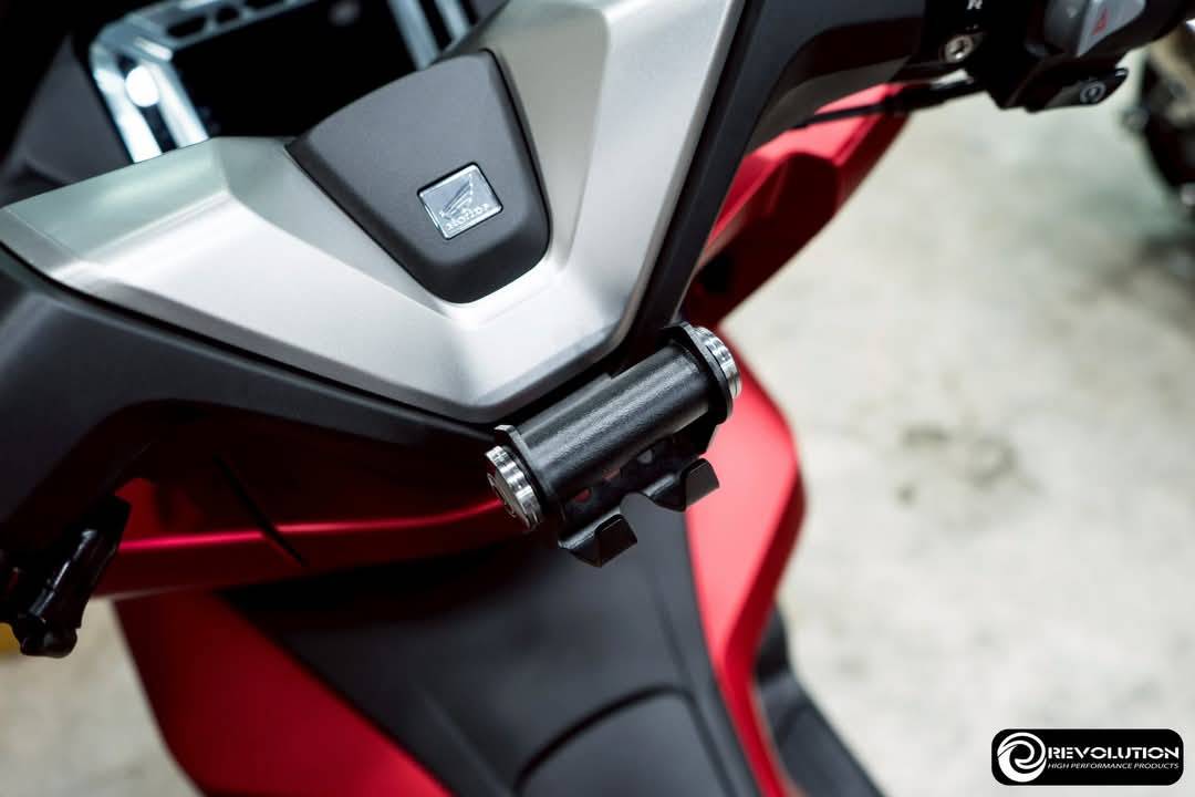 ขาจับมือถือยึดใต้ฝาครอบแฮนด์ 2D REVOLUTION PCX160 2025 พร้อมตะขอเกี่ยว ราคา790