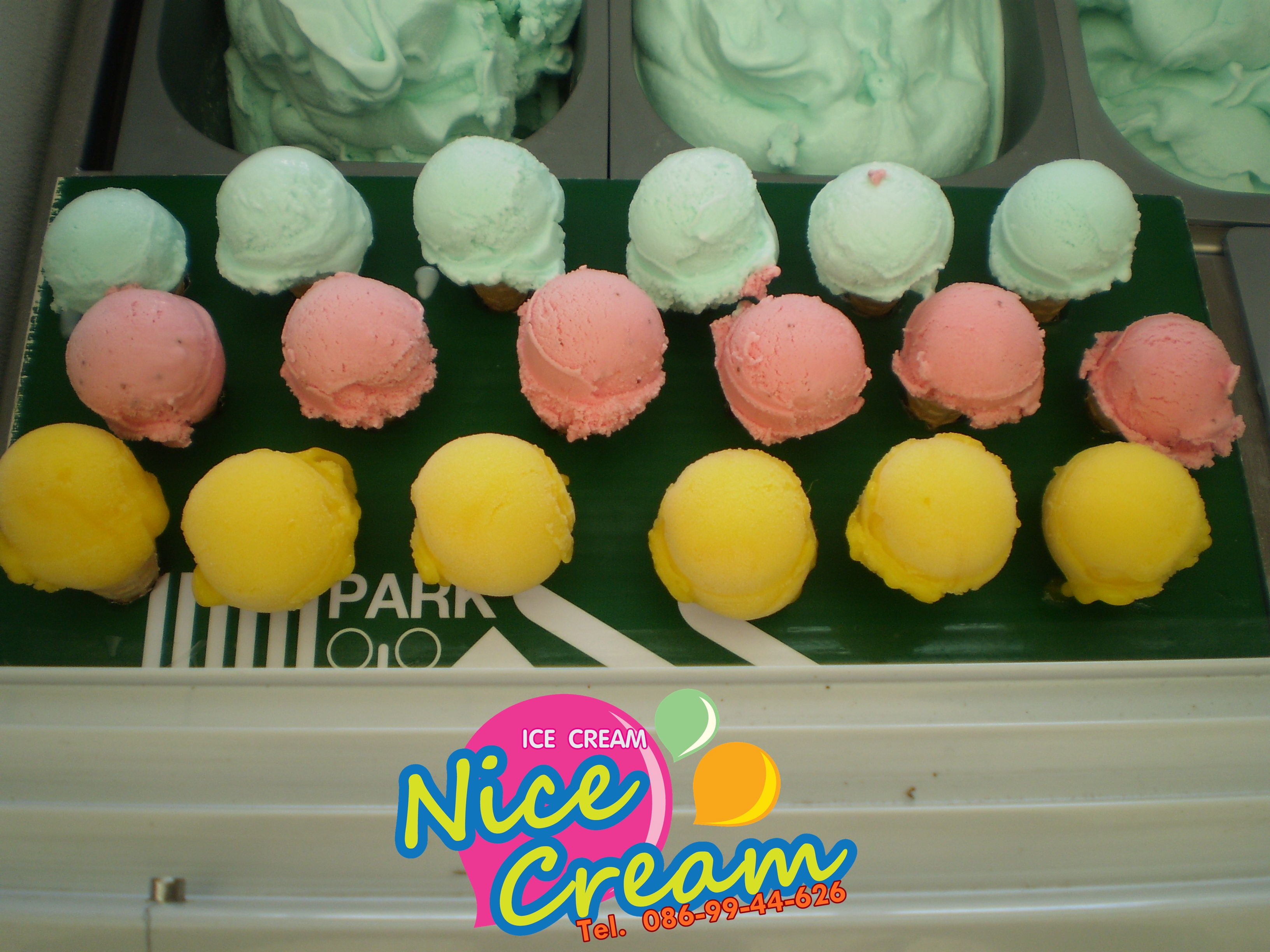 บูธไอศครีมโคนจิ๋ว @ Porto Chino