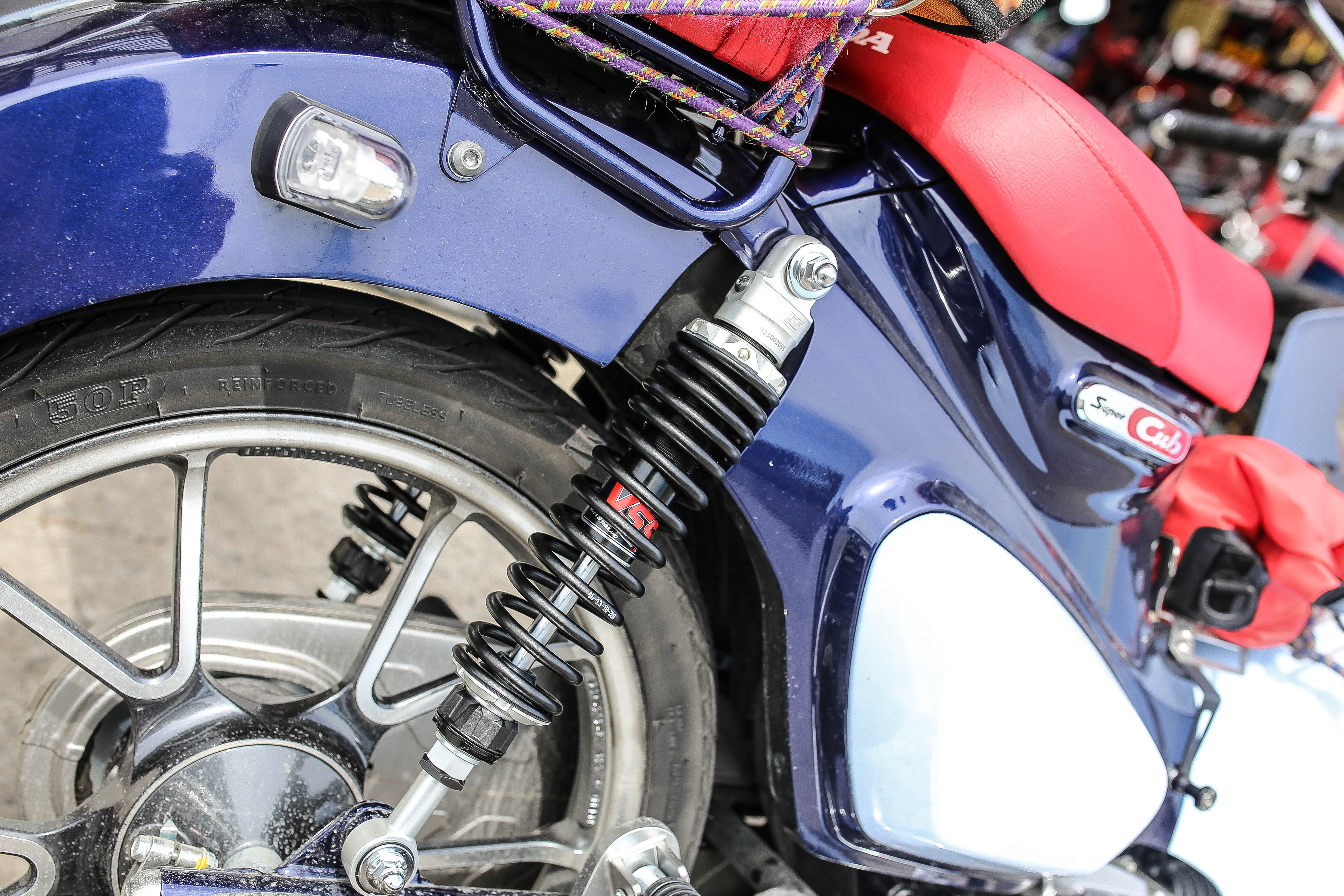 โช๊คหลัง HONDA SUPER CUB C125 Year 2018 ดำ,แดง 5,900฿ / FORK UPGRADE KIT สปริงหน้าอัปเกรด 4900฿