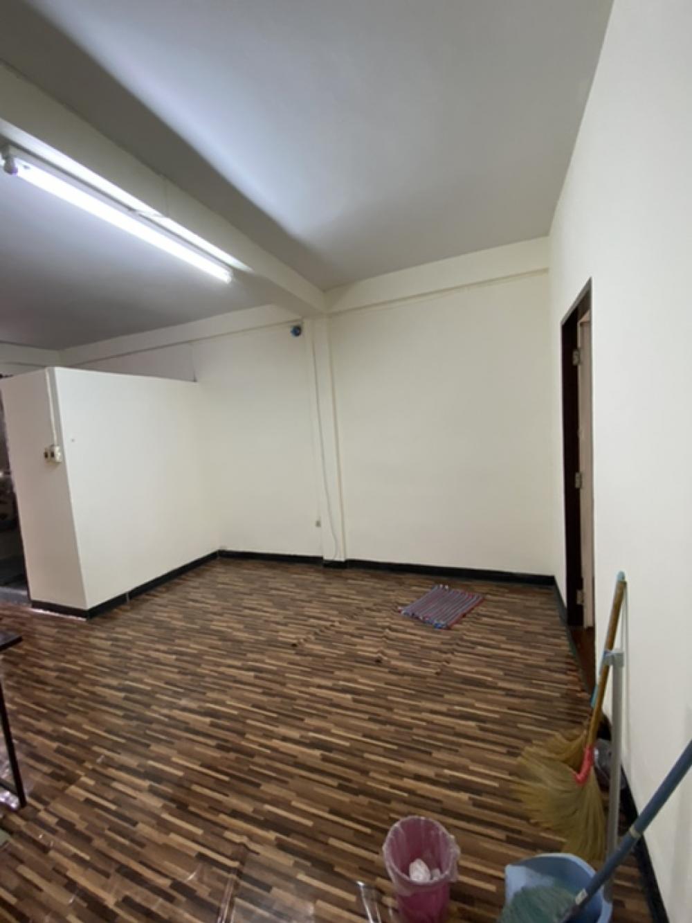 อาคารพาณิชย์ ประชาชื่น 27