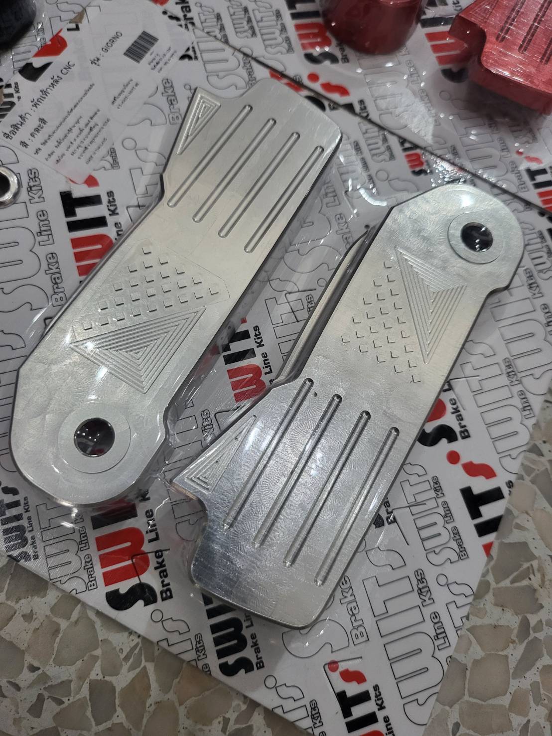 พักเท้าหลัง SWITS /CNC GIORNO125