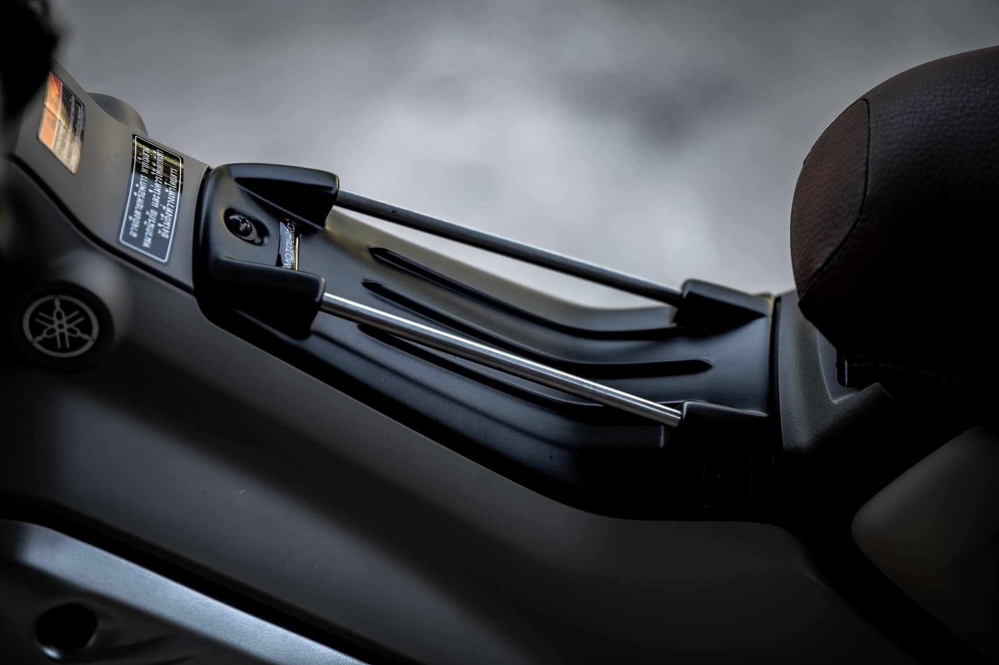 PG-1 1.) ครอบไฟหน้า Headlight cover. 1,590฿ 2.) ครอบไฟเบรค Rear brake light cover. 1,290฿ 3.) ชิวหน้า V1 Headbrand Windshield V1 1,590฿ 4.) กาบ อกบังหัวฉีด Side fairing cover. 1990฿ 5.) กันลาย V1 Mid frame protector. 1990฿ 6.) ชุดบังโคลนหน้าScrambler Full