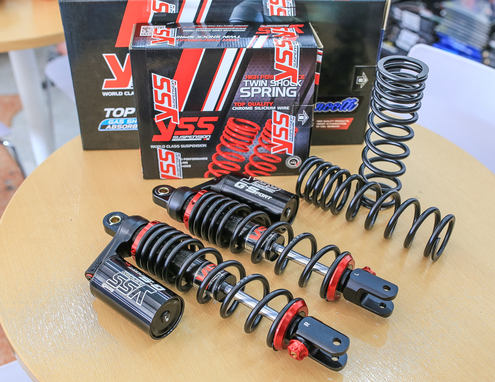 โช๊ค YSS NEW N-NAX รุ่น SMOOTH แถมสปริง1ชุด ความสูง310MM G-SPORT ราคา7100