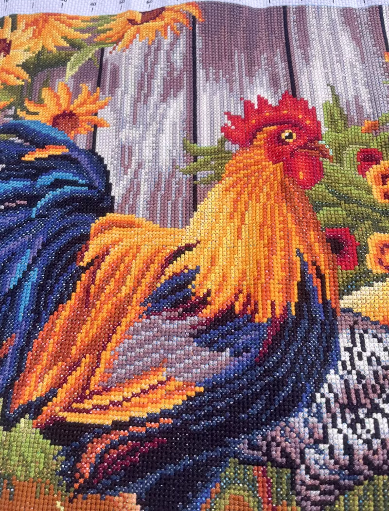 kai-1025 *สินค้าหมด* ชุดปักครอสติช ลายครอบครัวไก่ (ปักเต็มผืนผ้า ไม่มีเดินเส้น ผ้า9CTพิมพ์ลาย มีประกาย ปัก 4 เส้นเล็ก) ขนาด 85*60 ซม.ผ้าครอสติช 9CTพิมพ์ลายปักบนผ้า ไหมคอตตอน 42 สี ผังลาย เข็ม