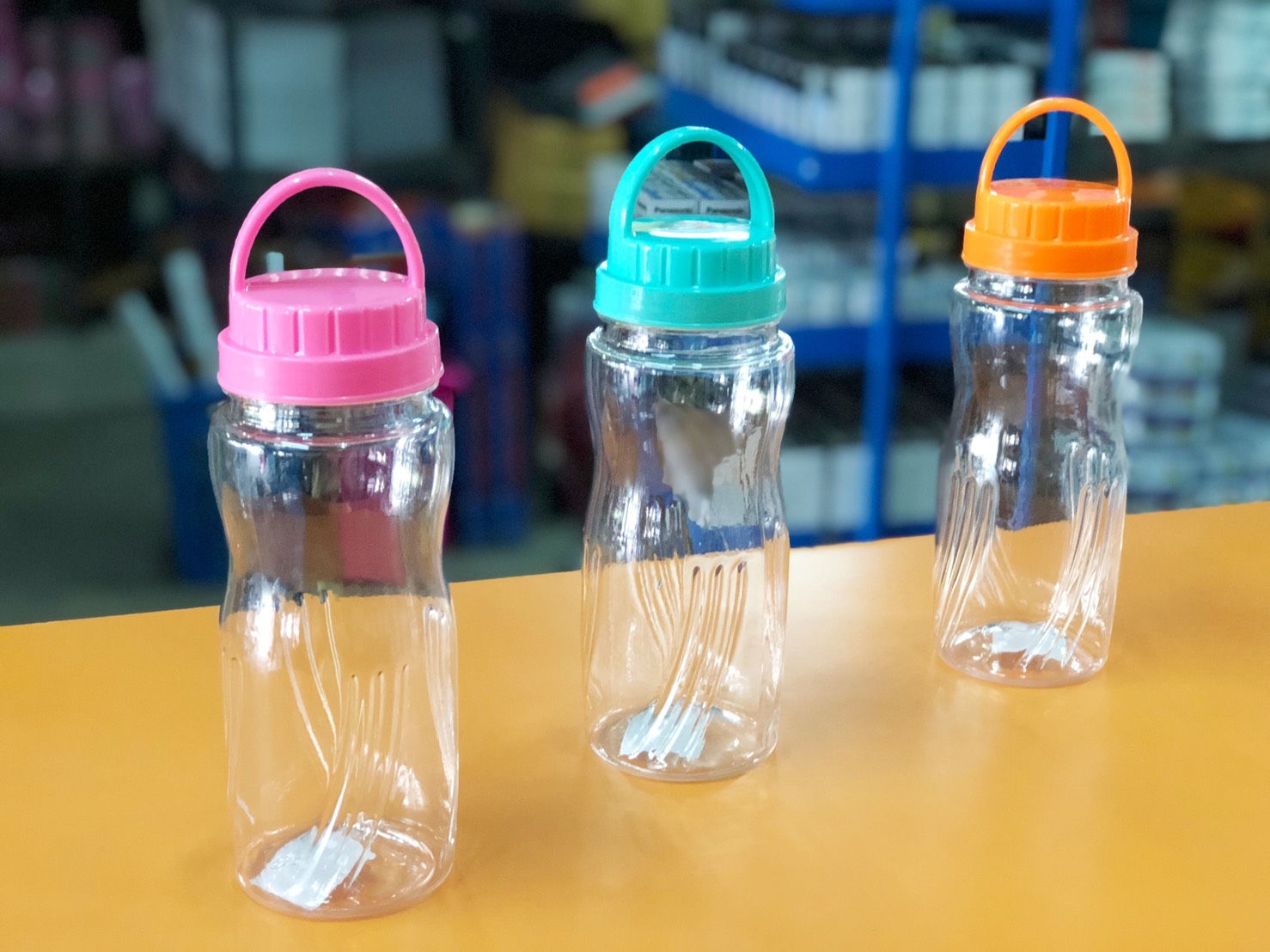 ขวดน้ำ 1020-1 หูหิ้ว (FW)
