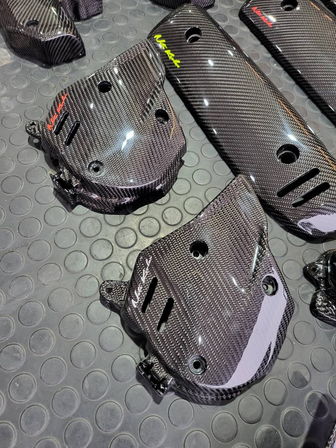 คาร์บอนเครฟล่าผ้าแท้ HONDA Giorno+ ทั้งคัน มีของพร้อมส่ง กรอง กันร้อนท่อ ฝาถังน้ำมัน ครอบไฟหน้า ครอบพักเท้า ครอบไฟส่องป้าย ฝาเก๊ะ หม้อน้ำ หัวแคร้ง