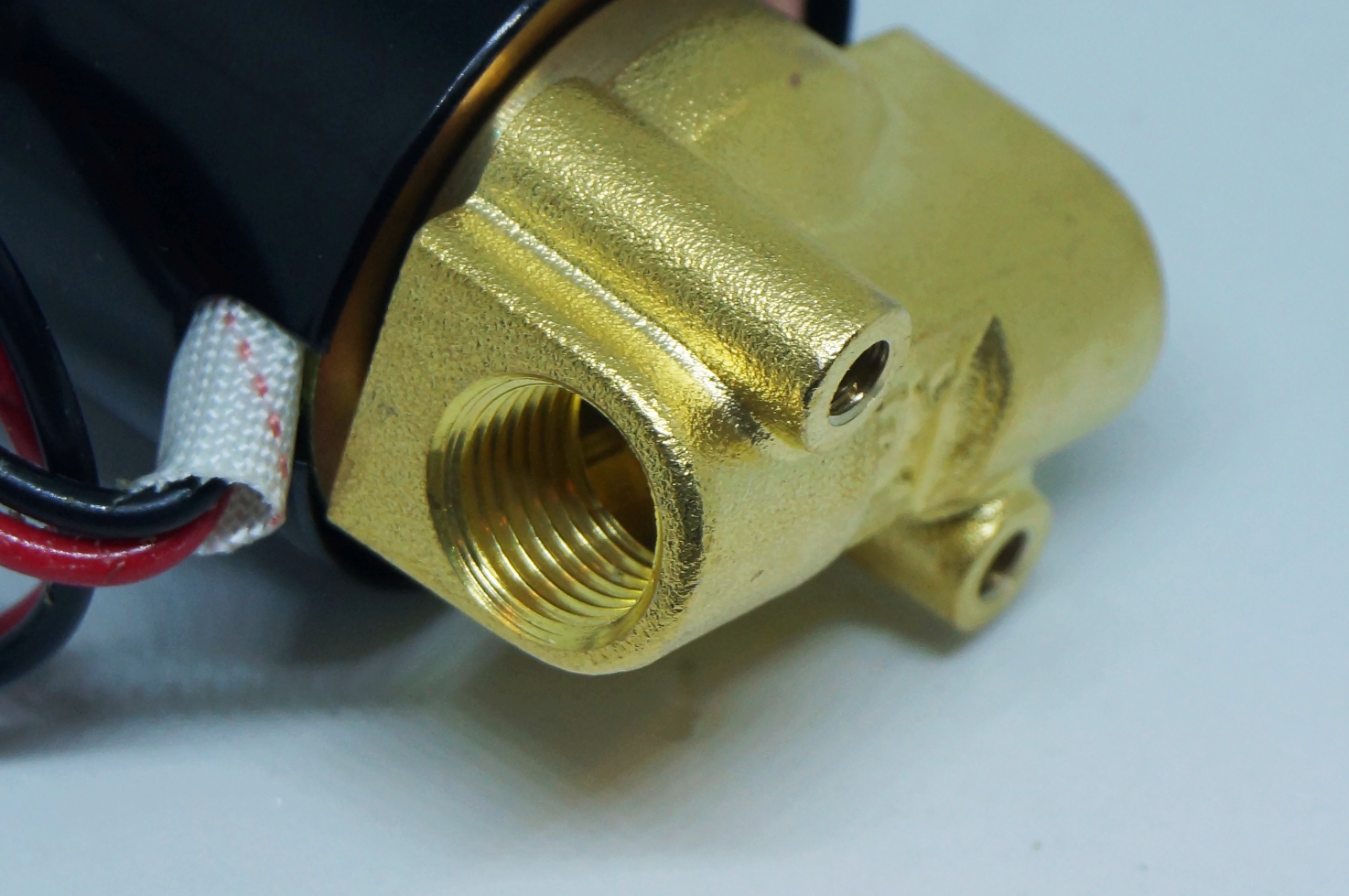 โซลินอยด์วาล์วทองเหลือง 12VDC 1/4" (2 หุน)