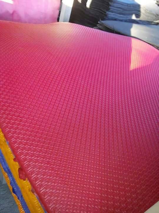 แผ่นยางEVA สีสดต่างๆหนา 10mm.กว้าง 130*240 cm.