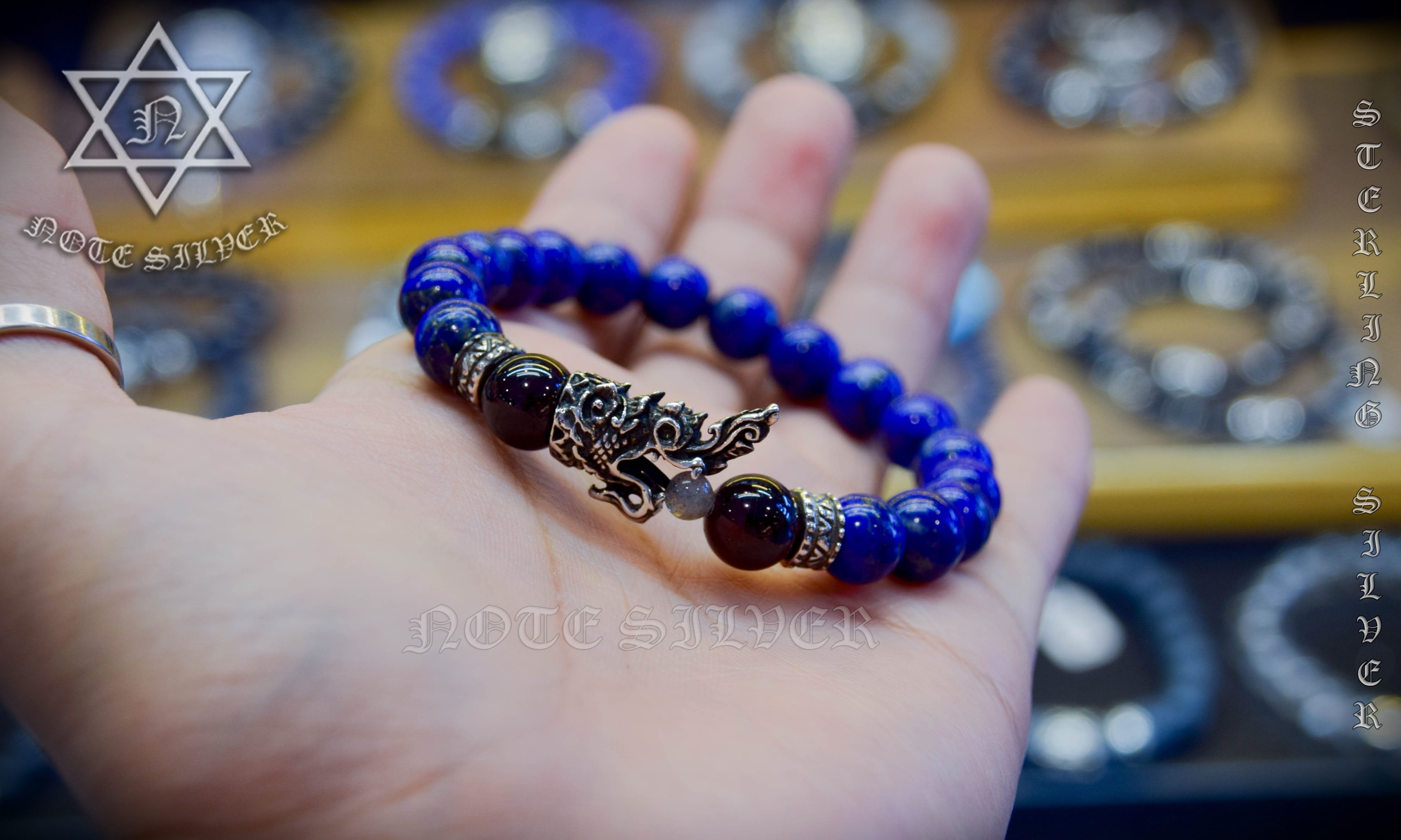 ข้อมือหินลาพิส ลาซูลี 8MM ประดับชาร์มเงินแท้เศียรพญานาคราชเศียรเล็ก Sterling Silver 925 NSSV2771