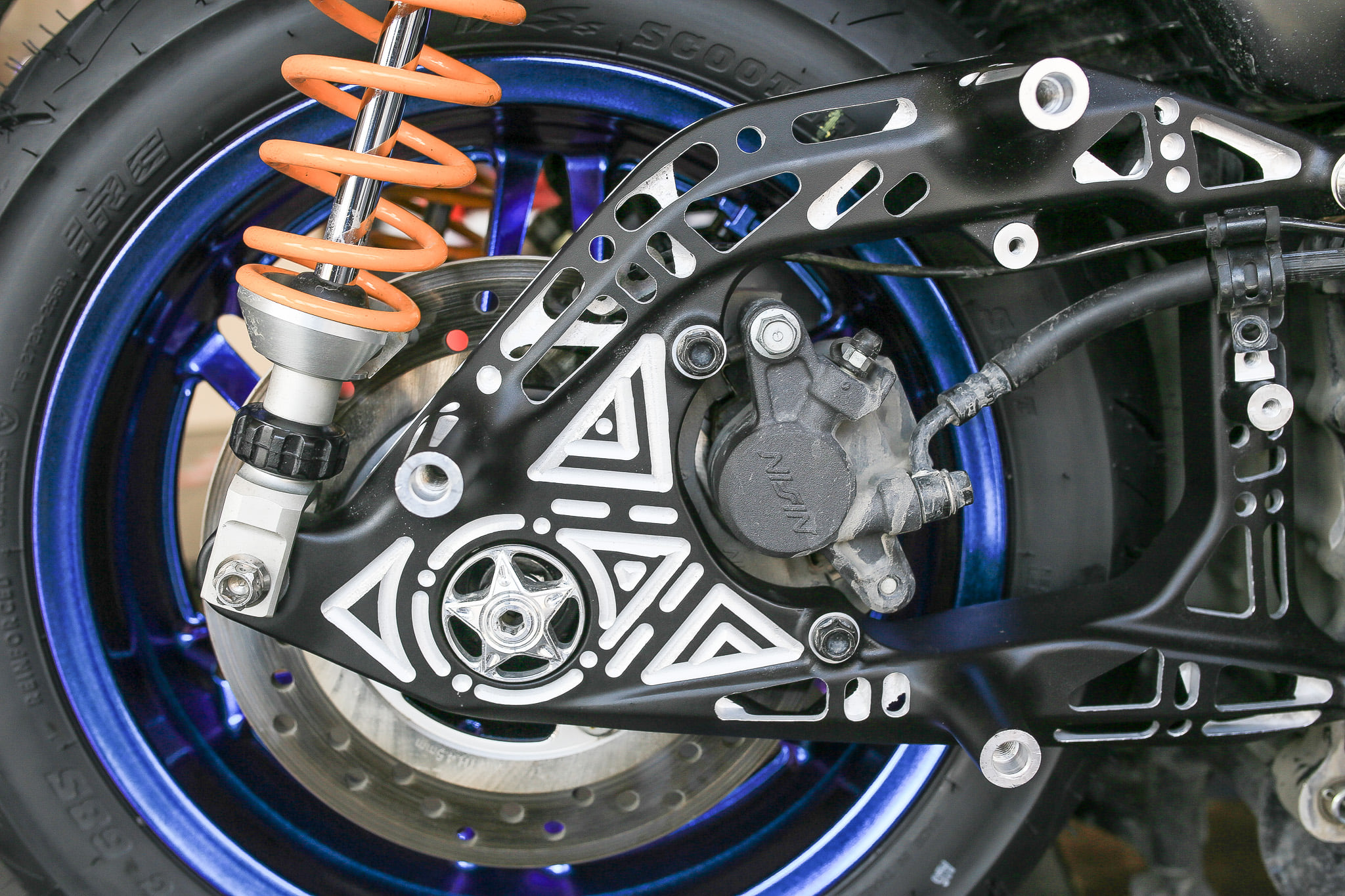 สวิงอาร์ม สล็อต เจาะไล่เบา แนวซิ่ง Forza350 ราคาแลก1000 ขายขาด2950