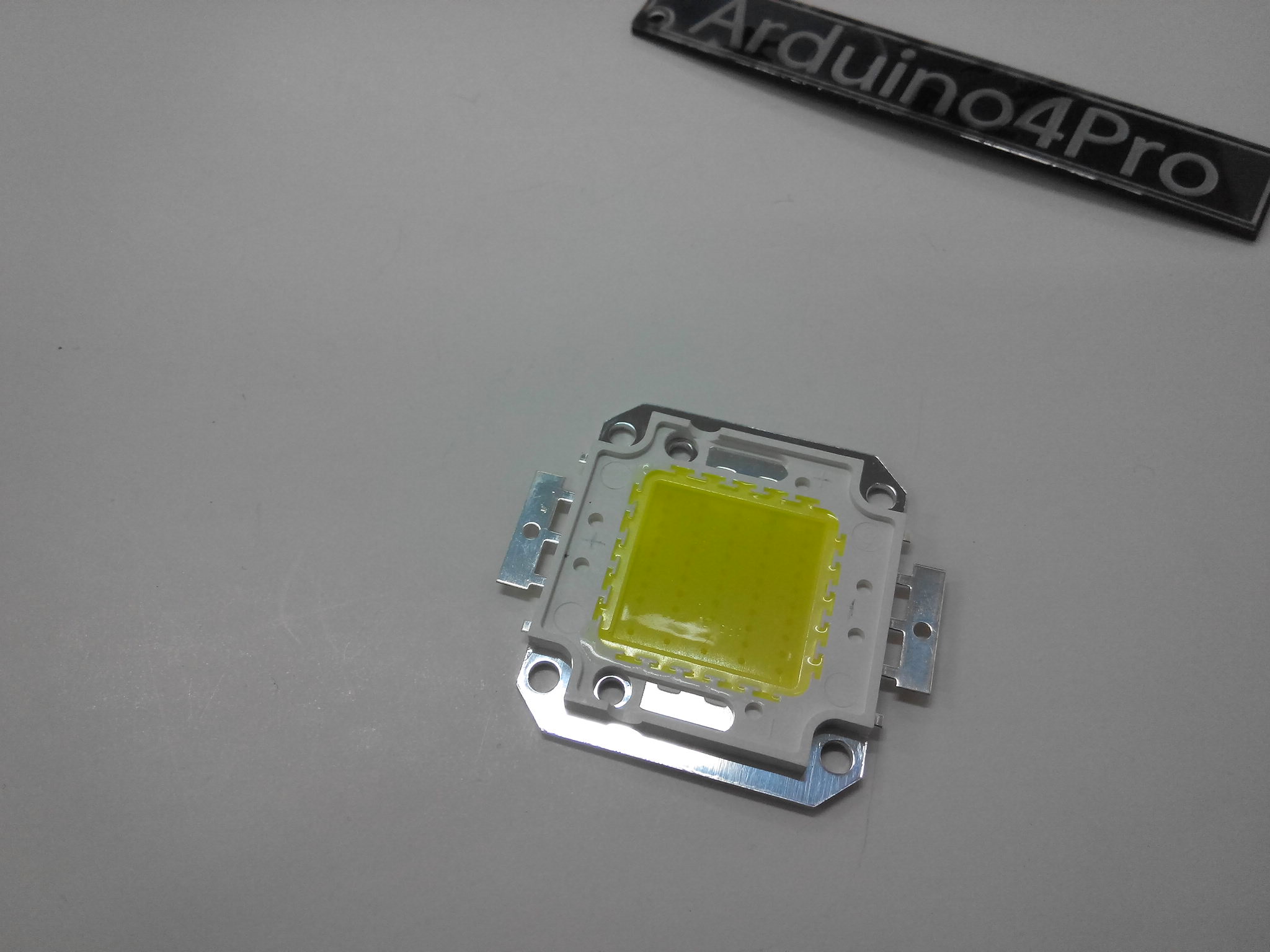 50W High power LED แสงขาว แรงดัน 27 -30V อัตราความสว่าง 4500LM