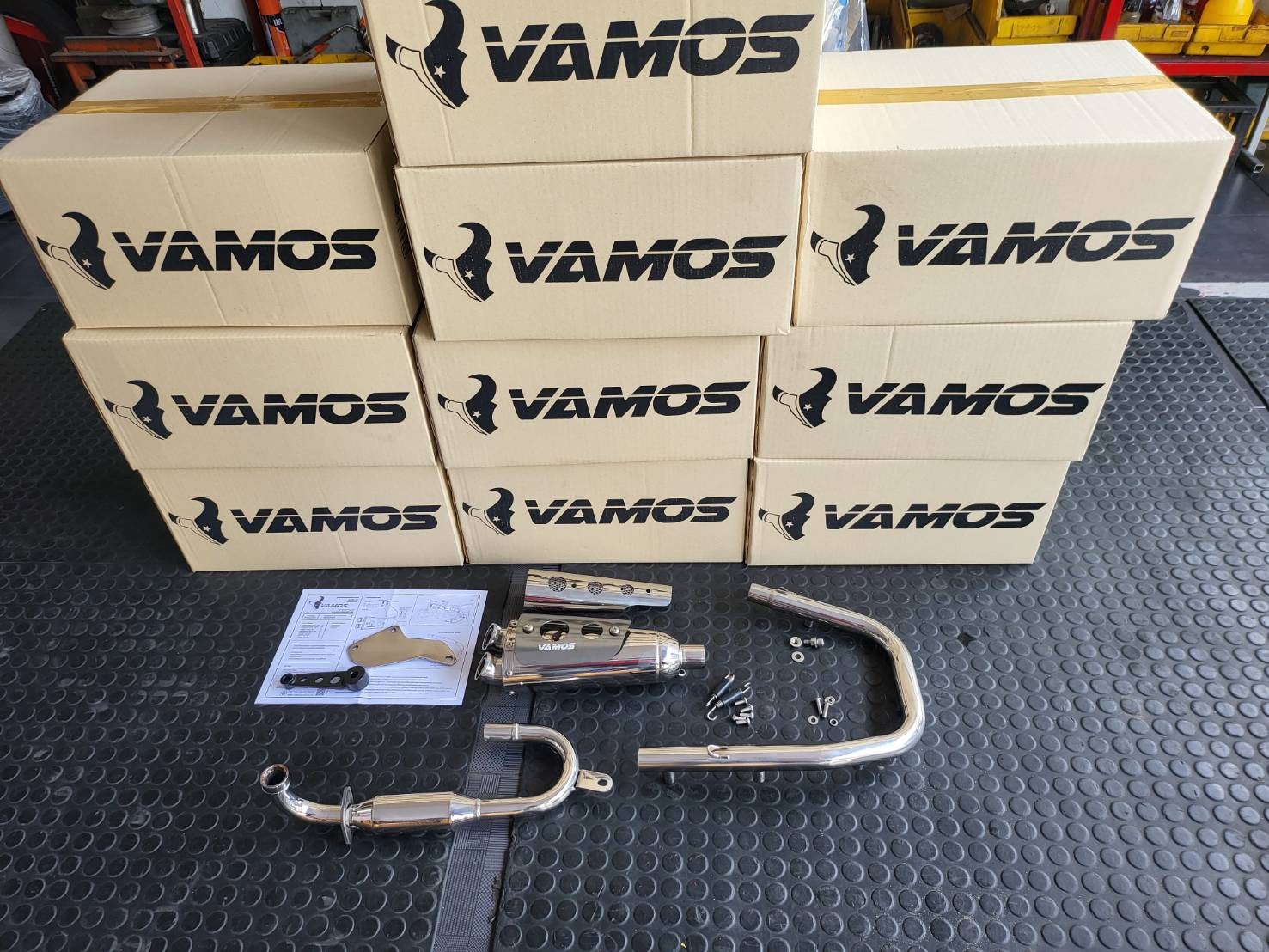 ท่อ DAX125 MotolordD x Vamos ตรงรุ่น เสียง นุ่ม ไพเราะ วัสดุน้ำหนักเบา ให้อัตตราเร่งที่ดี มาพร้อมอุปกรณ์ติดตั้งครบ ท่อมี มอก. ใช้งานได้สบายใจ ท่อ DAX125 VAMOS ราคา 8900 บาท