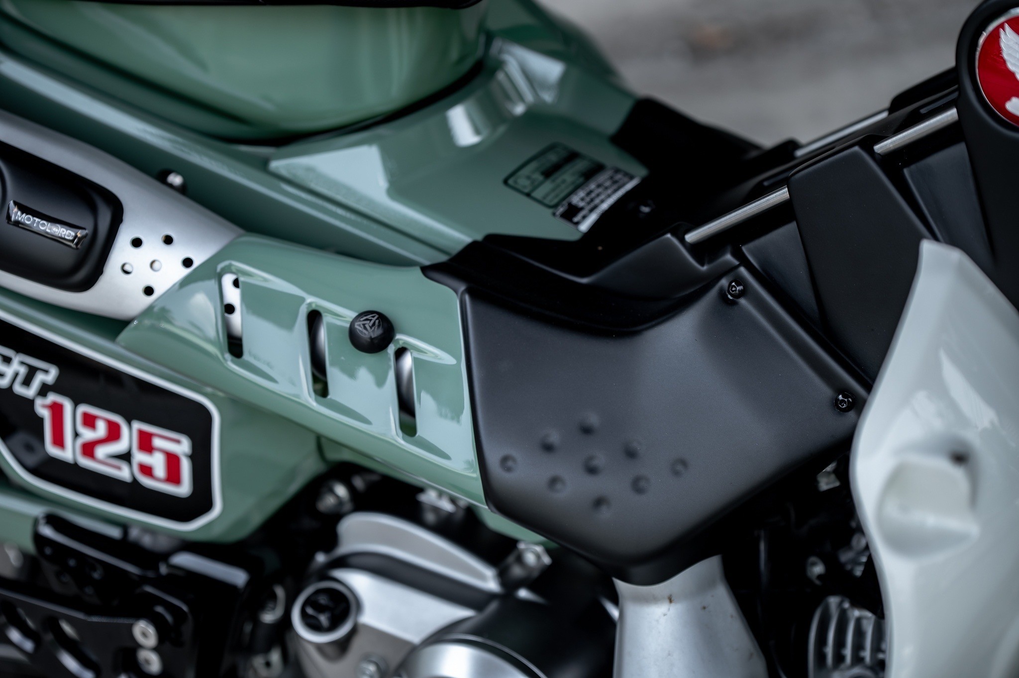 กันลาย CT125 V2 ( Combo set ) ชุดเต็มระบบ 2 ชิ้น motolordd 3500฿