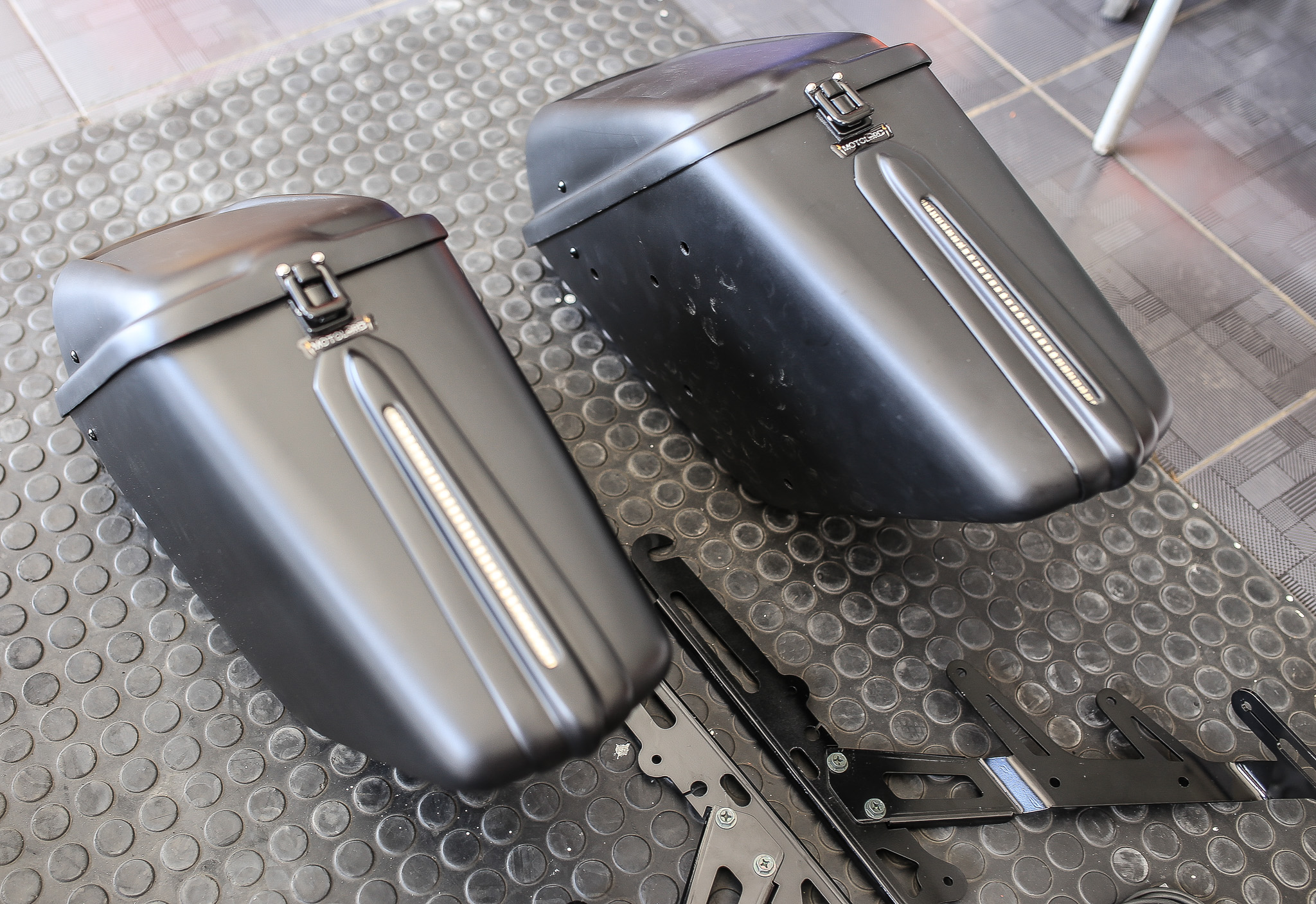 กระเป๋า ซ้าย ขวาพร้อมขายึด MOTOZAAA HONDA REBEL 300-500 ราคา 8900