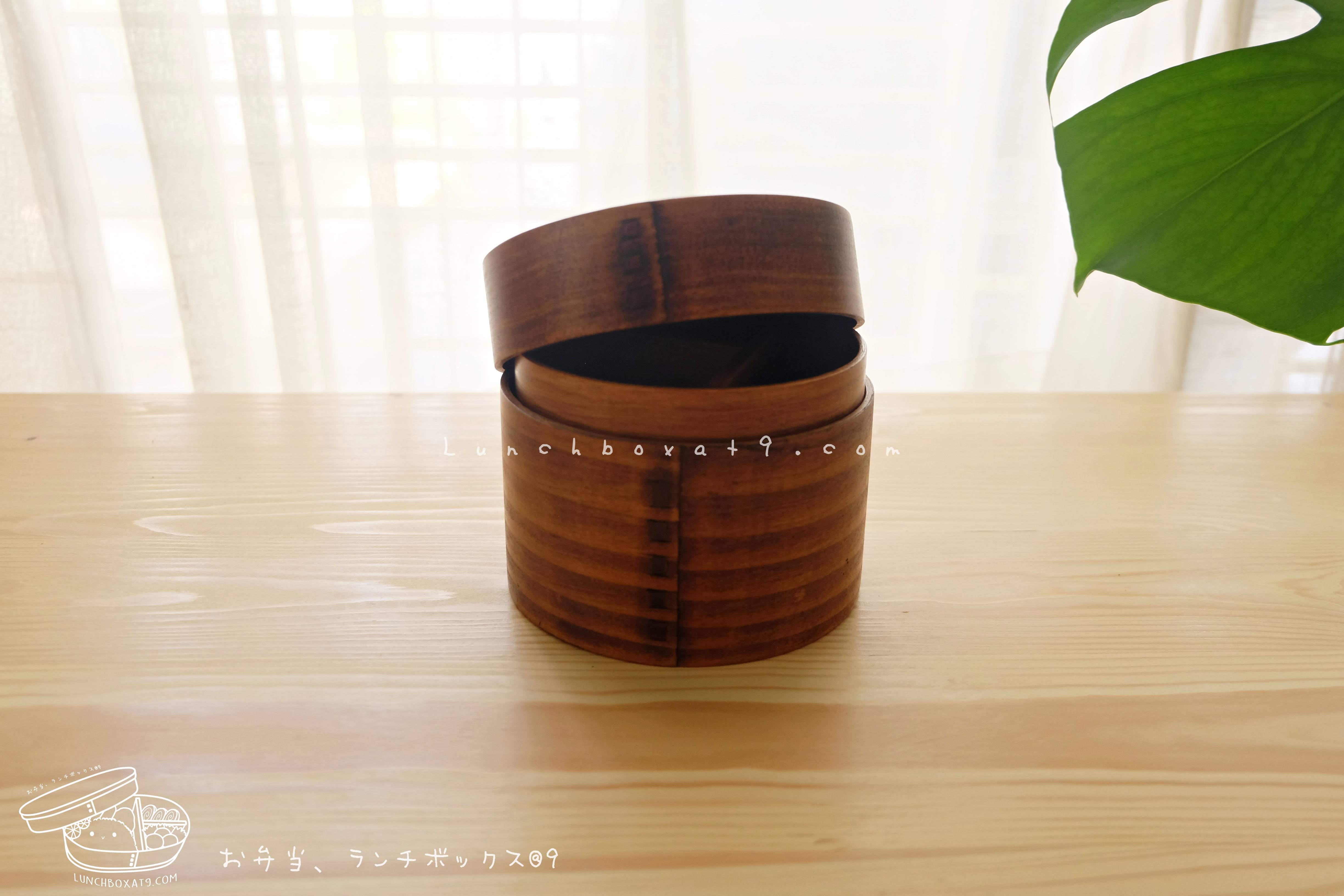 Small Round 2 stages Lacquered bending magewappa bento box กล่องข้าวเบนโตะญี่ปุ่นทรงกลมสีไม้เข้ม 2 ชั้น