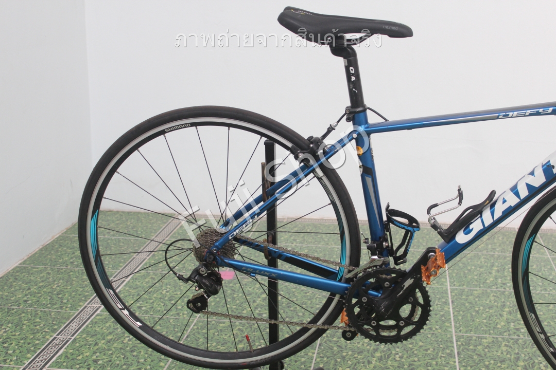 จักรยานเสือหมอบญี่ปุ่น - ล้อ 700c - มีเกียร์ - Giant Defy - สีฟ้า [จักรยานมือสอง]
