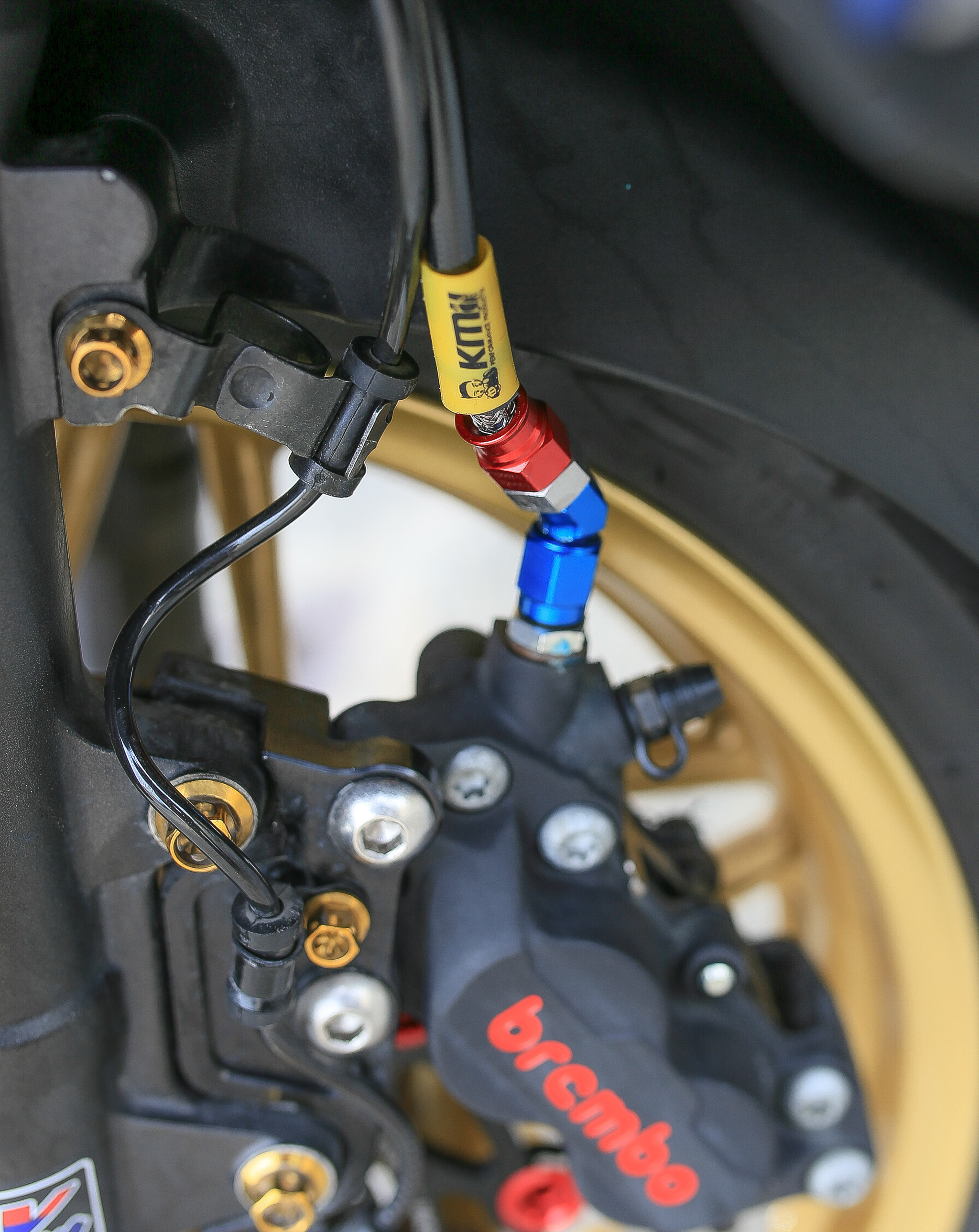 ชุดโปรเบรค breambo ขาหน้า-หลัง พร้อมหัว kamui และสายเบรคแท้ สำหรับลูกค้า FORZA 300-350 / X-MAX 300 (สายมีสีดำ แดง เหลือง เขียว น้ำเงิน )