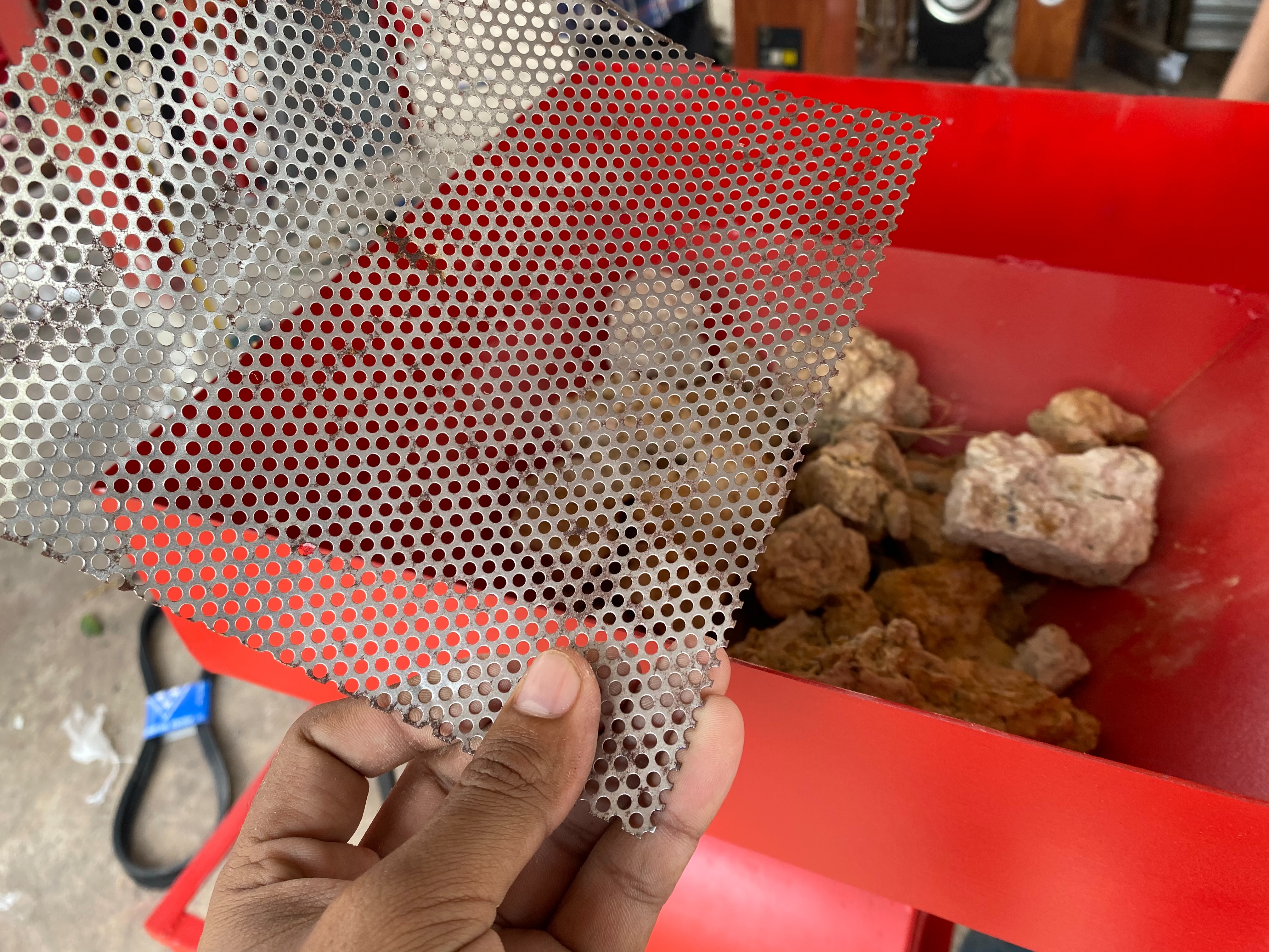 เครื่องตีป่น เครื่องตีป่น ตีป่นดิน ตีป่นปุ๋ย ตีป่นขี้วัว ตีป่นขี้หมู ราคา 8500 บาท 1กิโลไม่ถึง 1 นาทีหมด