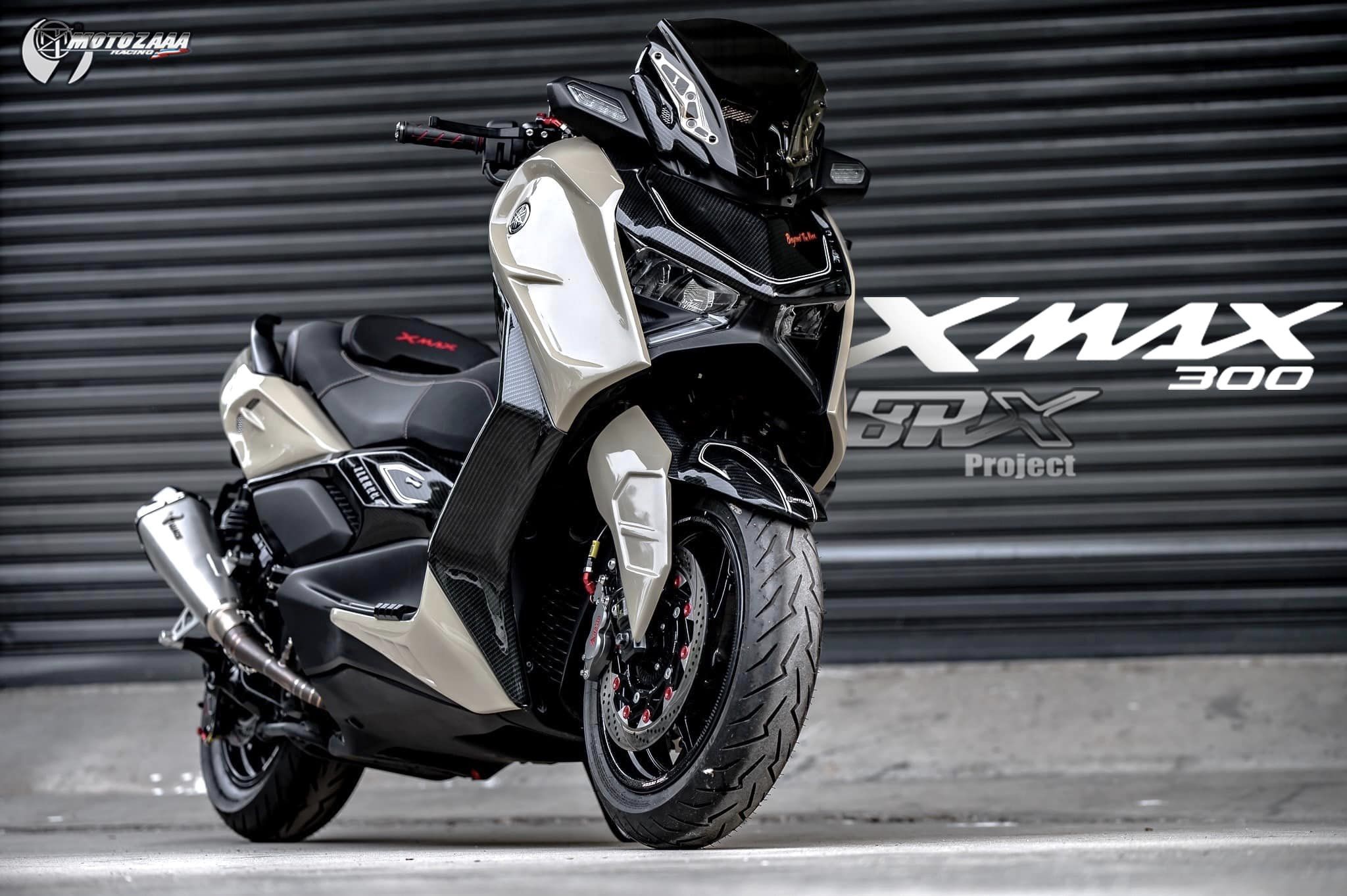 Xmax300 Body kit MotozAAA Body kit 1). ครอบหน้ากากหน้า Front fairing cover 1500฿ 2). ครอบกาบอกซ้าย-ขวา Big side fairing cover 2790฿ 3). ครอบบังโคลนหน้า Front fender cover แบบ3ชิ้น (ชุดเต็ม ) 2100 แบบ2ชิ้น (ข้าง R/L ) 1490฿ ( ลายเคฟล่า +250฿ ) 4). ครอบปีกข