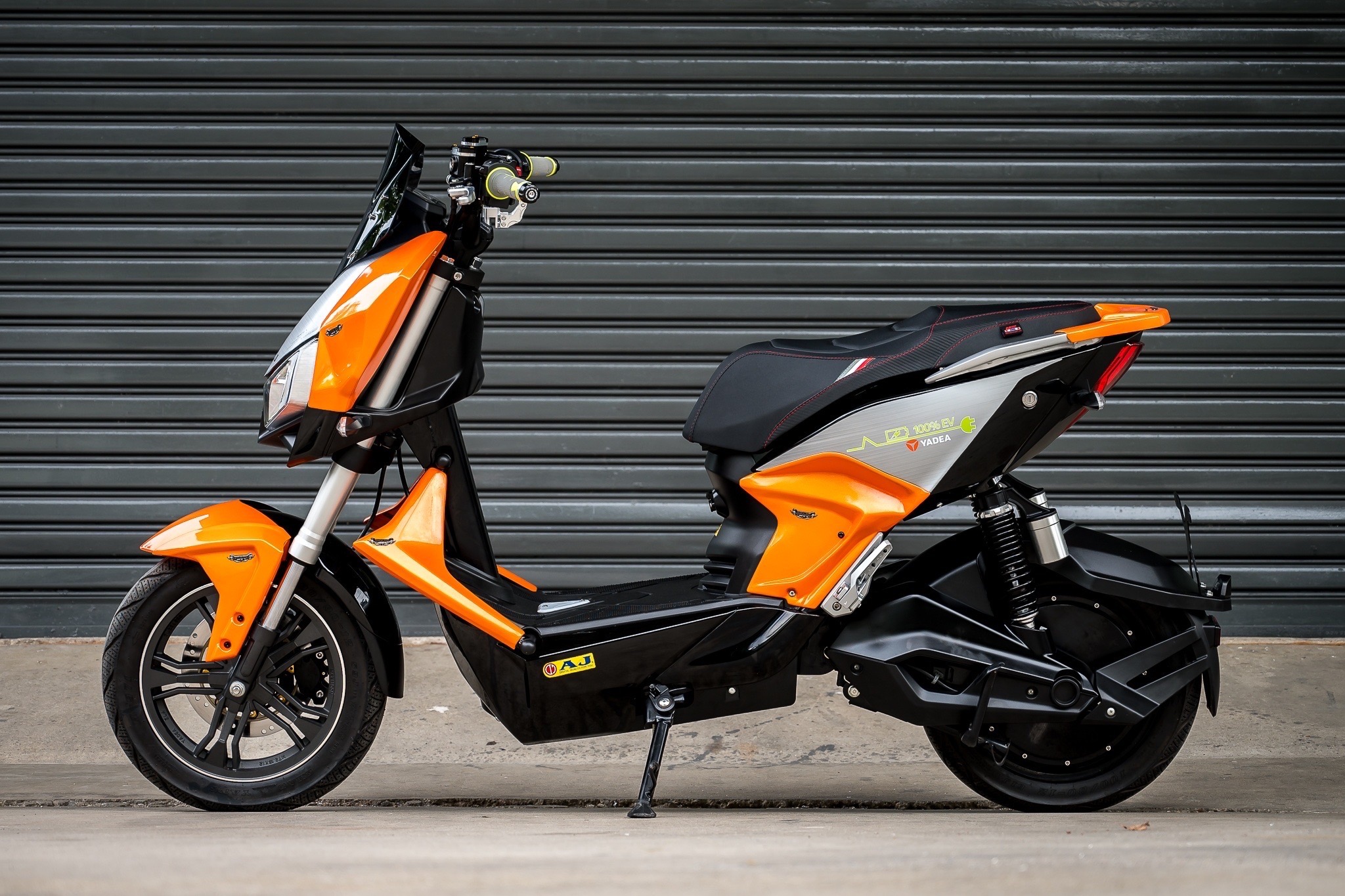 ชุดแต่งมอเตอร์ไซด์ไฟฟ้าAJ Z3 1.ชิวหน้า Windshield Z3 890฿ 2.ครอบ อกซ้าย/ขวา Front cover side fairing Z3 1700฿ 3.ครอบเฟรม Chassis cowl Z3 1350฿ 4.ครอบบังโคลนหน้า Front fender cover Z3 1400 5.ครอบแฟริ่งข้าง Under cover side fairing Z3 1400฿ 6.ครอบมือจับท้าย