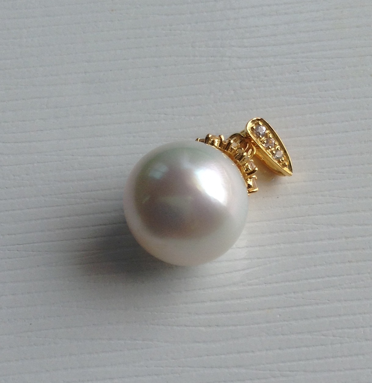 จี้ไข่มุก south sea สีขาว ขนาด 15-16 มิล ตัวเรือน 18k ประดับพลอยแท้