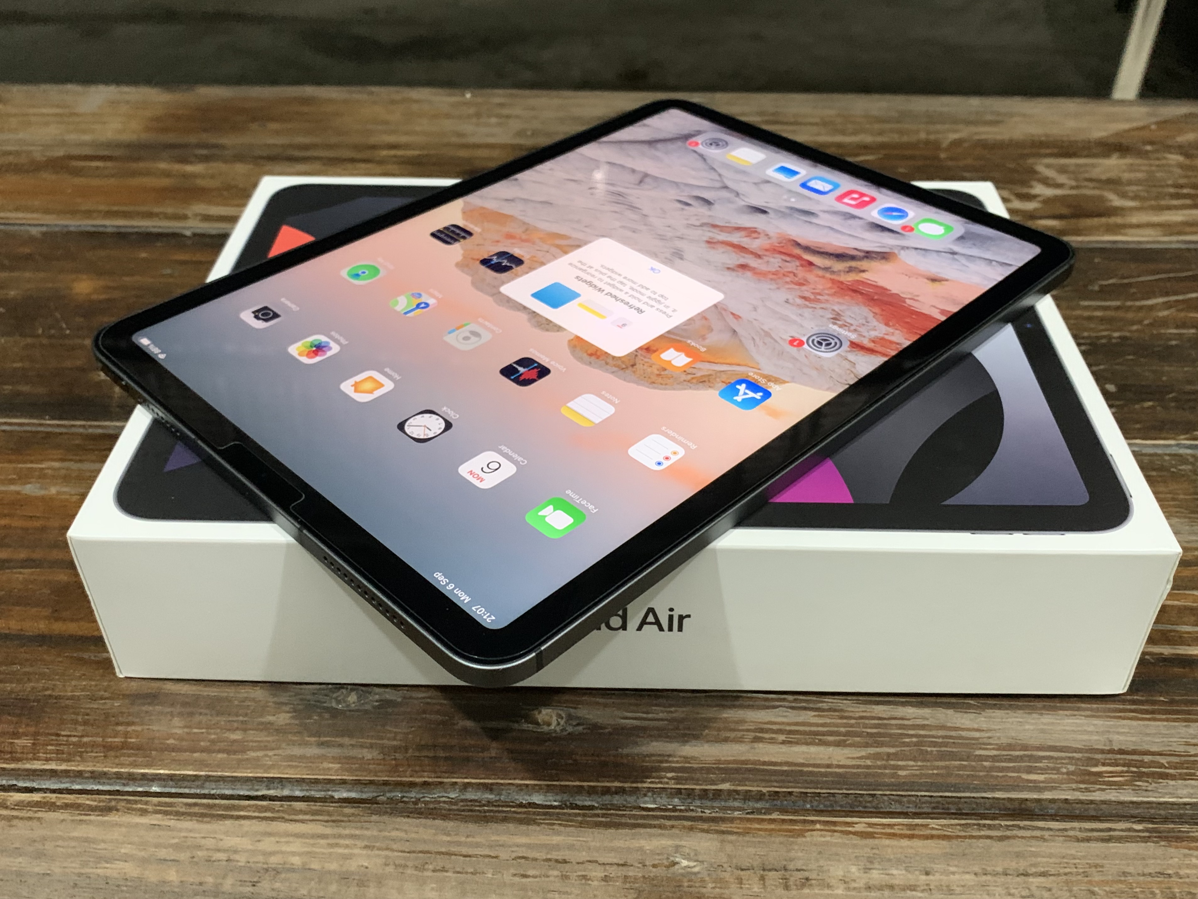 iPad Air 4 Wifi + Cellulra ความจุ 256GB มือสอง ราคาถูก เชียงใหม่