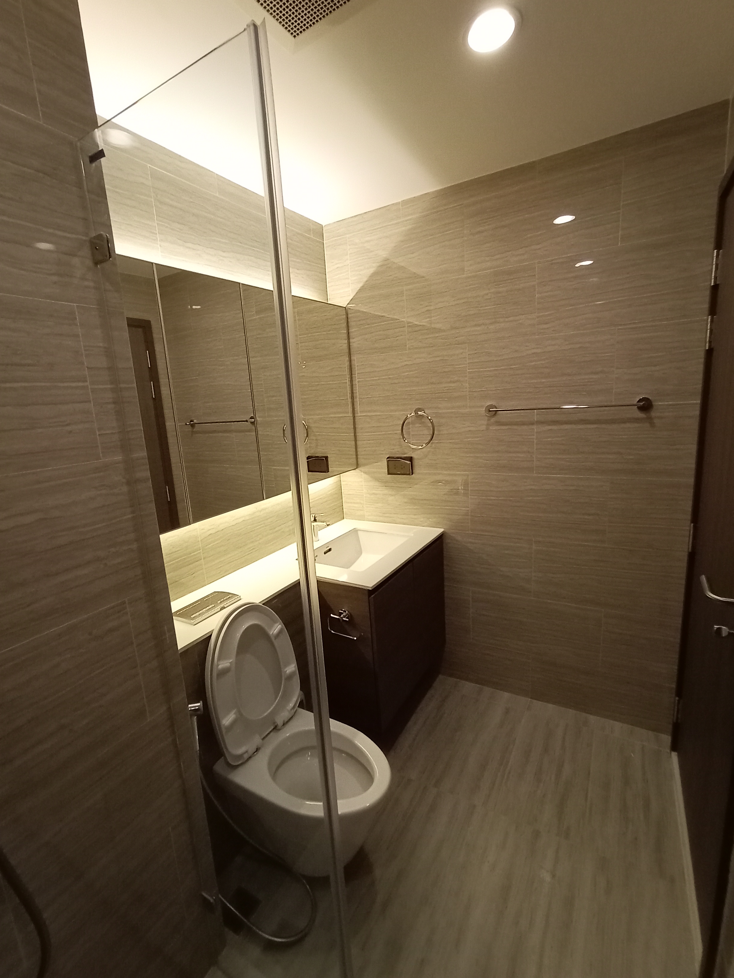 วิสซ์ดอม เอสเซ้นส์ - Whizdom Essence