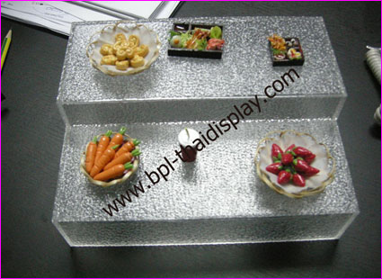 กล่องอะคริลิคครอบขนมจิ๋วพร้อมชั้นวาง