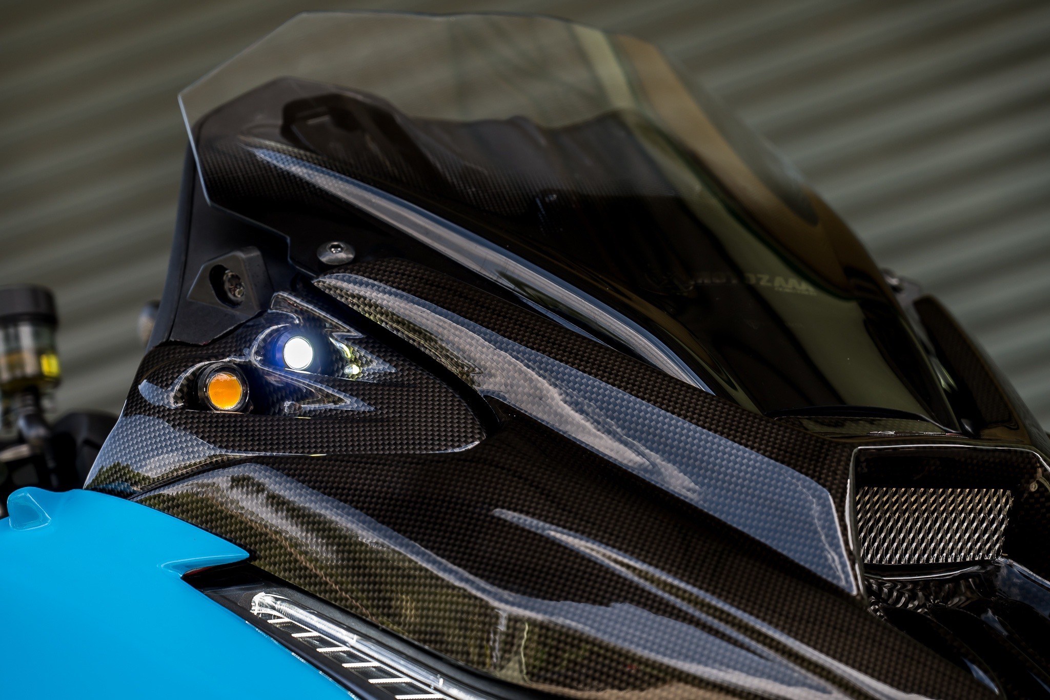 ตัวอุดกระจกมีไฟ V.2 MOTOZAAA FORZA 350 ลายฟิมล์ 1700฿