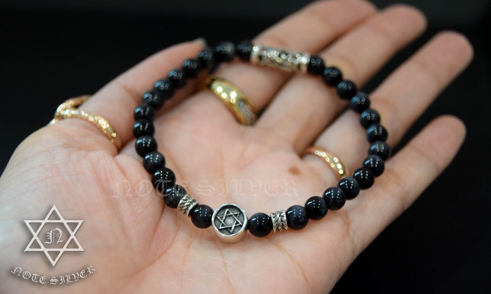 สร้อยข้อมือหินไทเกอร์อายส์ แต่งด้วยหมุดเงินแท้ลายกราฟฟิก สลับรอบเส้น Tiger's Eye & Sterling Silver 925 NSSV2034