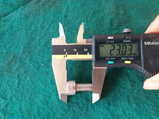 น็อตสแตนเลสหัวจม ขนาด M8 คละความยาว ความยาวเริ่มที่ 20 มม.