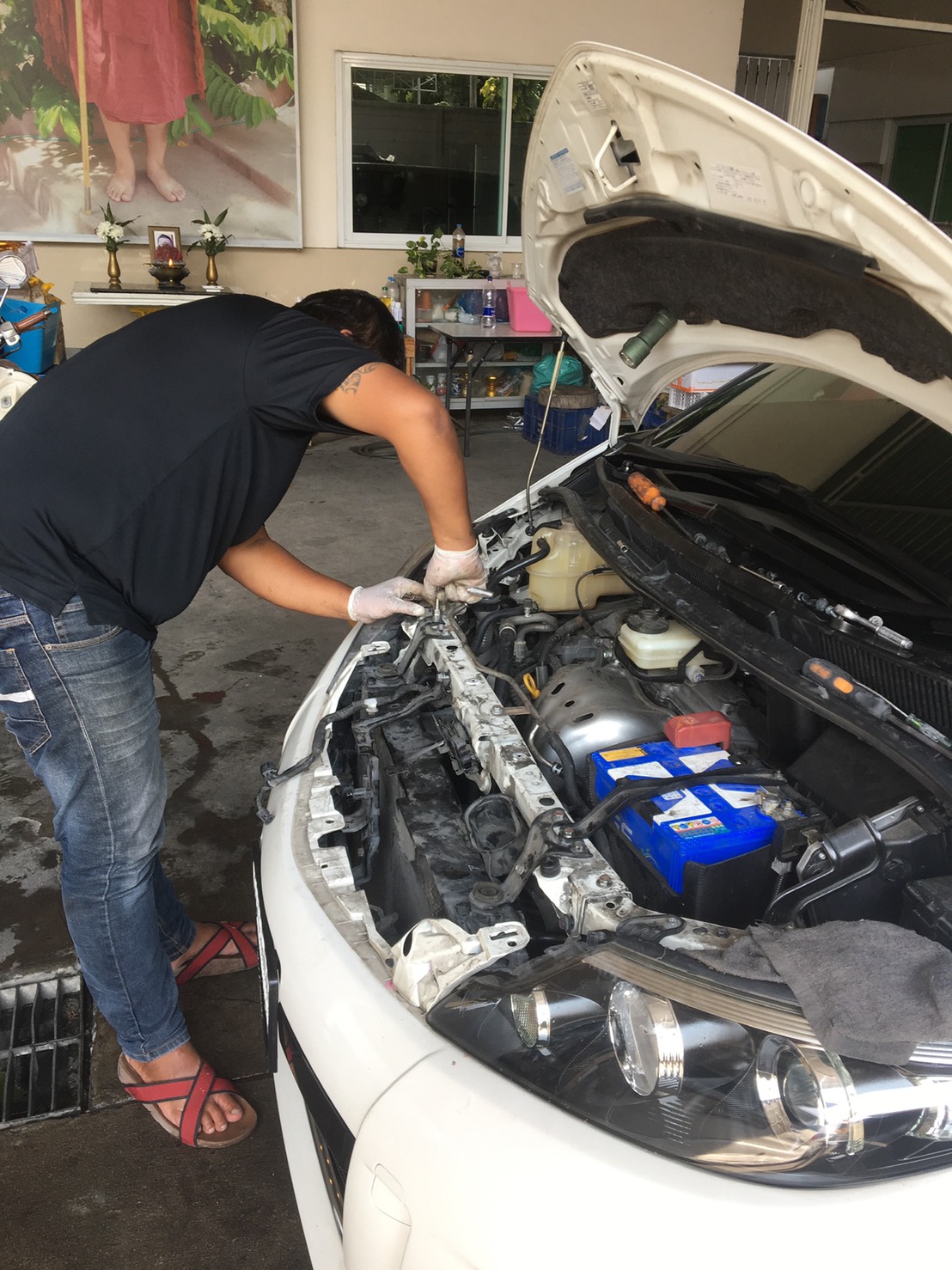 งานติดตั้งหม้อน้ำรถยนต์นอกสถานที่