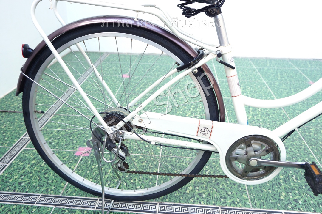 จักรยานแม่บ้านญี่ปุ่น - ล้อ 27 นิ้ว - เกียร์ 6 สปีด - ไฟหน้าอัตโนมัติ - สีขาว [จักรยานมือสอง]