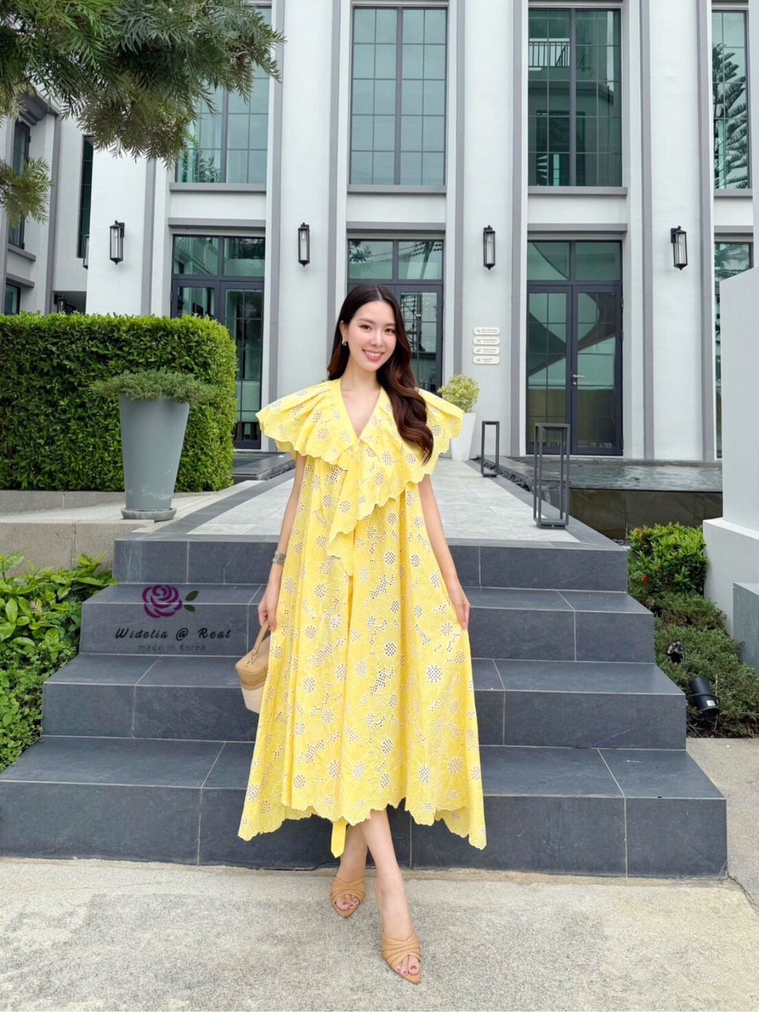 Janesuda Maxi dress แม็กซี่เดรสตัวยาว ทรงปล่อย เนื้อผ้าฉลุ