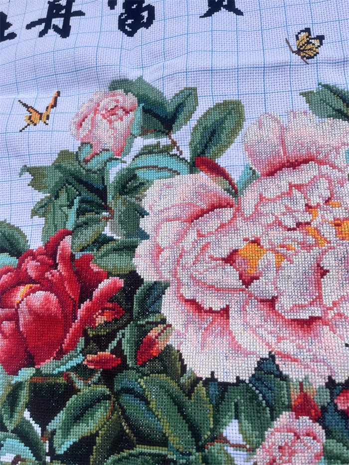 botan-1120 *สินค้าหมด* ชุดปักครอสติช ลายช่อโบตั๋น (ผ้า11CTพิมพ์ลาย มีประกาย ปักครั้งละ 3 เส้นเล็ก) ขนาด 114*63 ซม.ผ้าครอสติช 11CTพิมพ์ลายปักบนผ้า ไหมคอตตอน 77 สี ผังลาย เข็ม