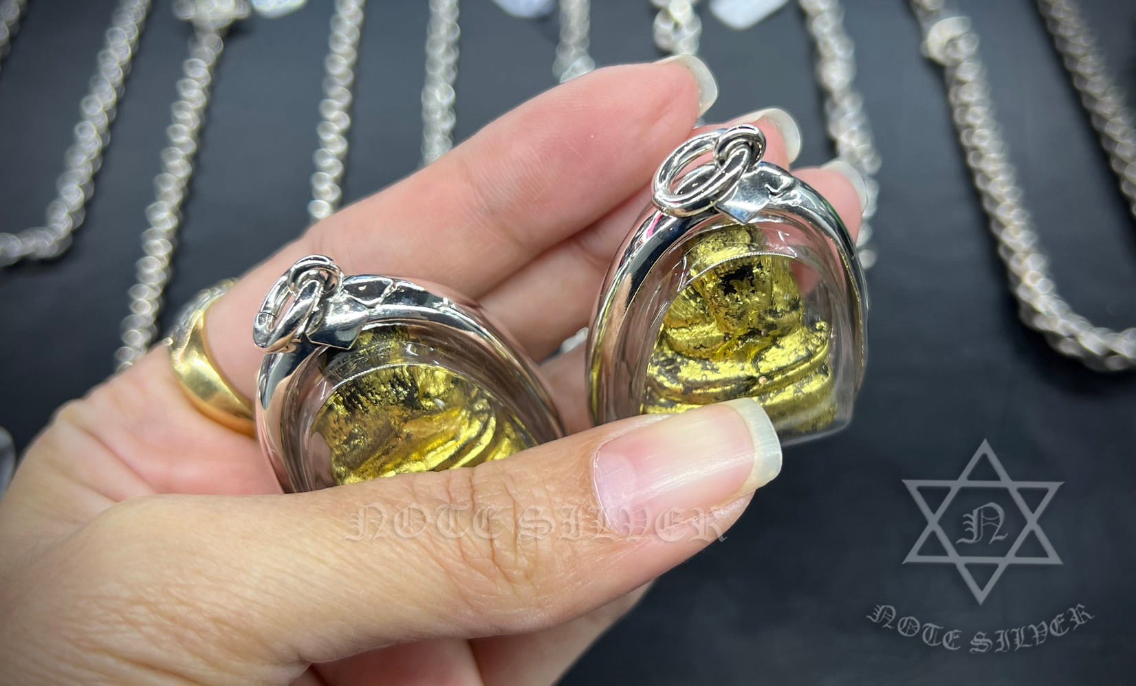 เลี่ยมกรอบพระ ผ่าหวาย ตามทรงพลาสติกแบบกันน้ำ Sterling Silver 925 NSSV2923