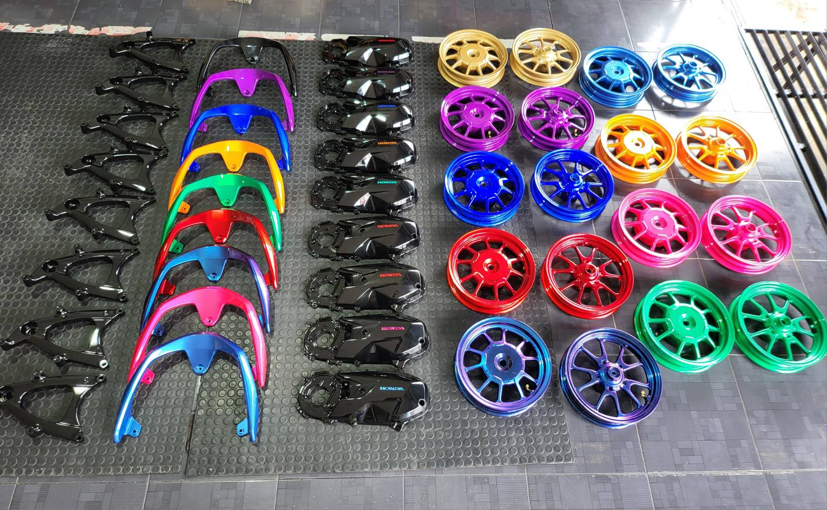 ล้อ-จับหลัง-แคร้-สวิงอาร์ม ทำสี พร้อมสับ Honda Giorno+