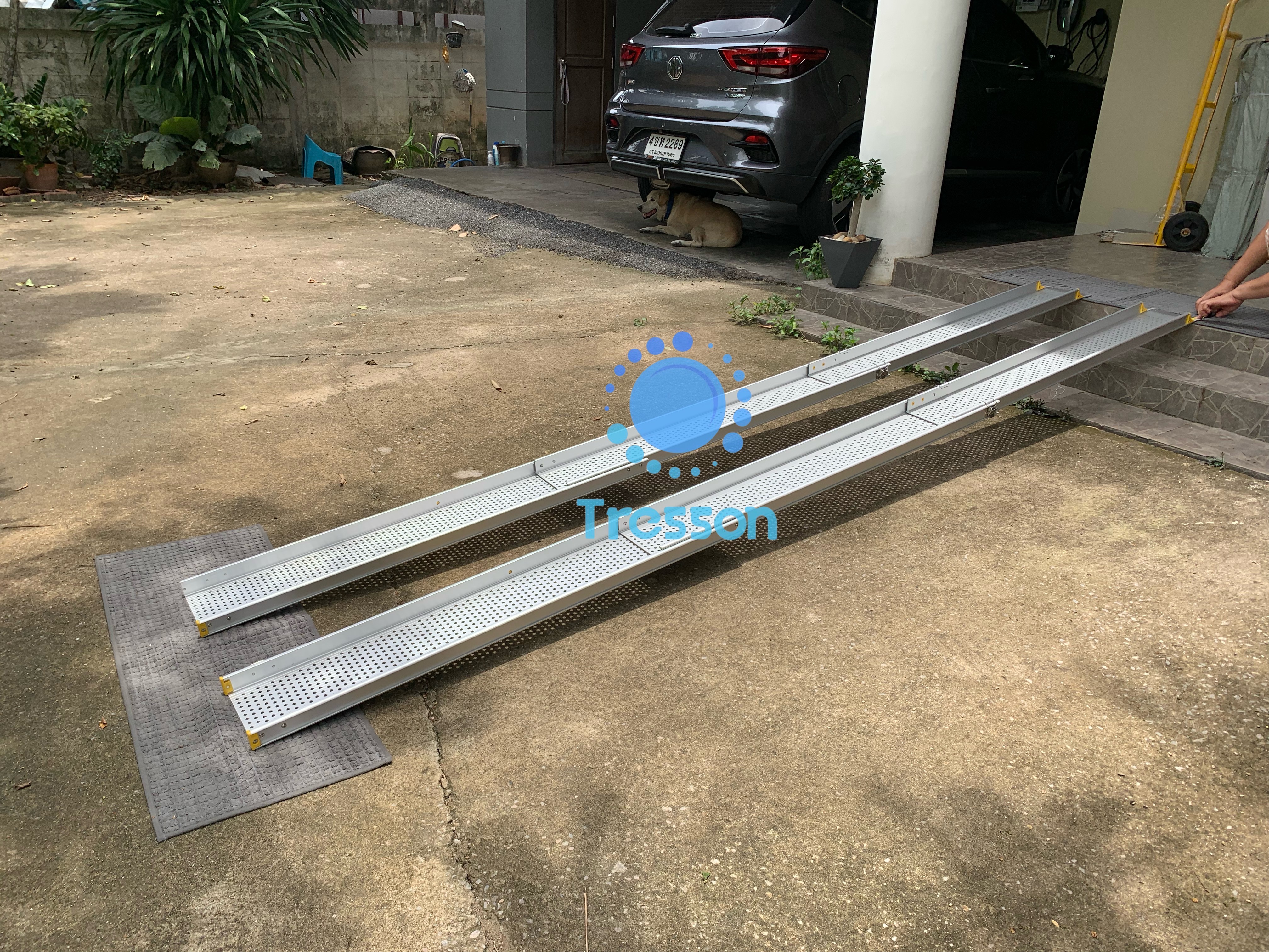 ทางลาดรถเข็นอลูมิเนียม แบบรางคู่ ยาวพิเศษ360ซม.รางกว้าง16.2ซม.ปรับระดับความยาวได้ พับสไลค์ด้านยาว หนัก 20.9กก.รับนน.สูงสุด300กก.