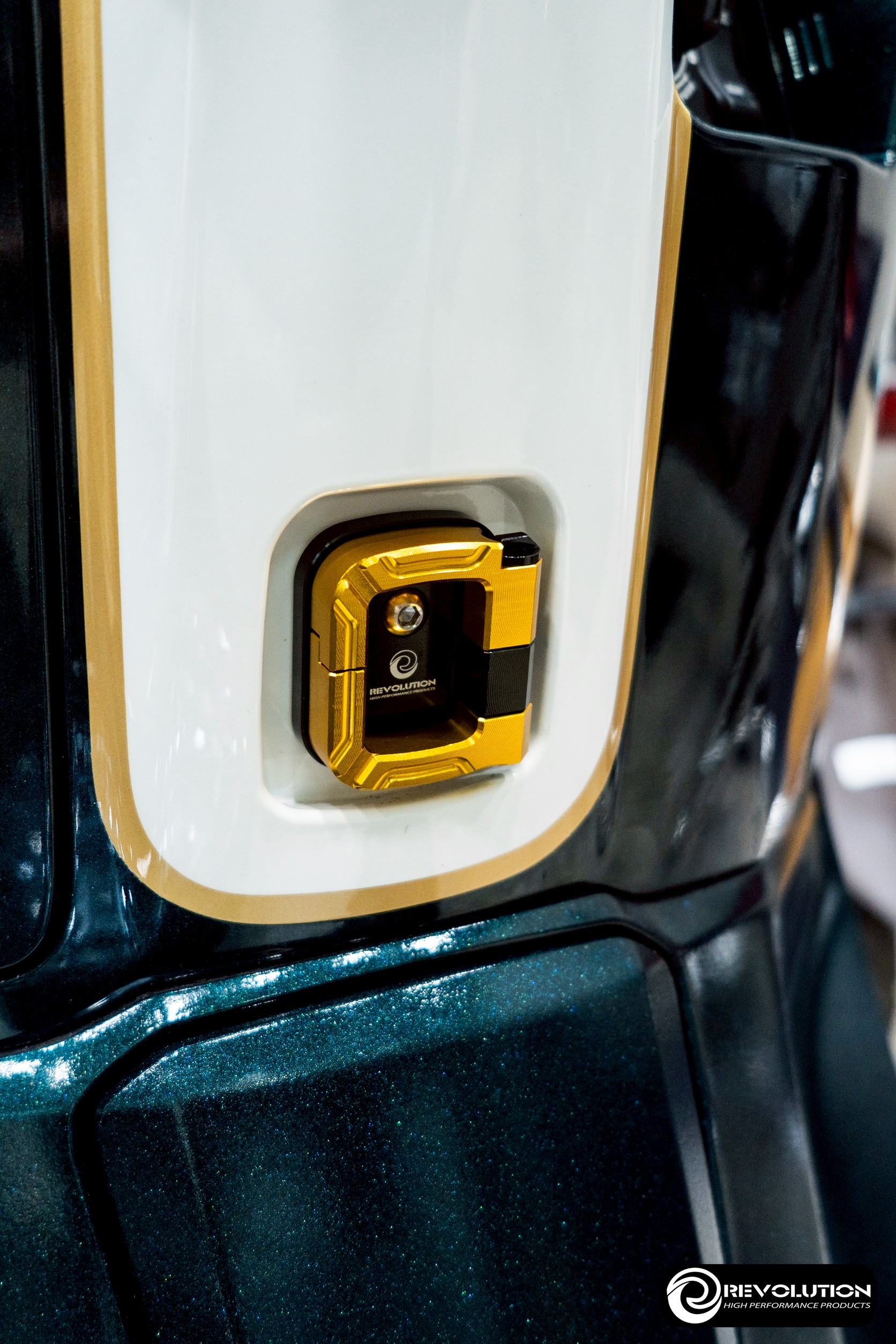 ตัวแขวนหมวก REVOLUTION V2 GIORNO+ LEAD125 มี9สี เงิน แดง ทอง ดำ เขียว น้ำเงิน ส้ม ม่วง ชมพู ราคา790