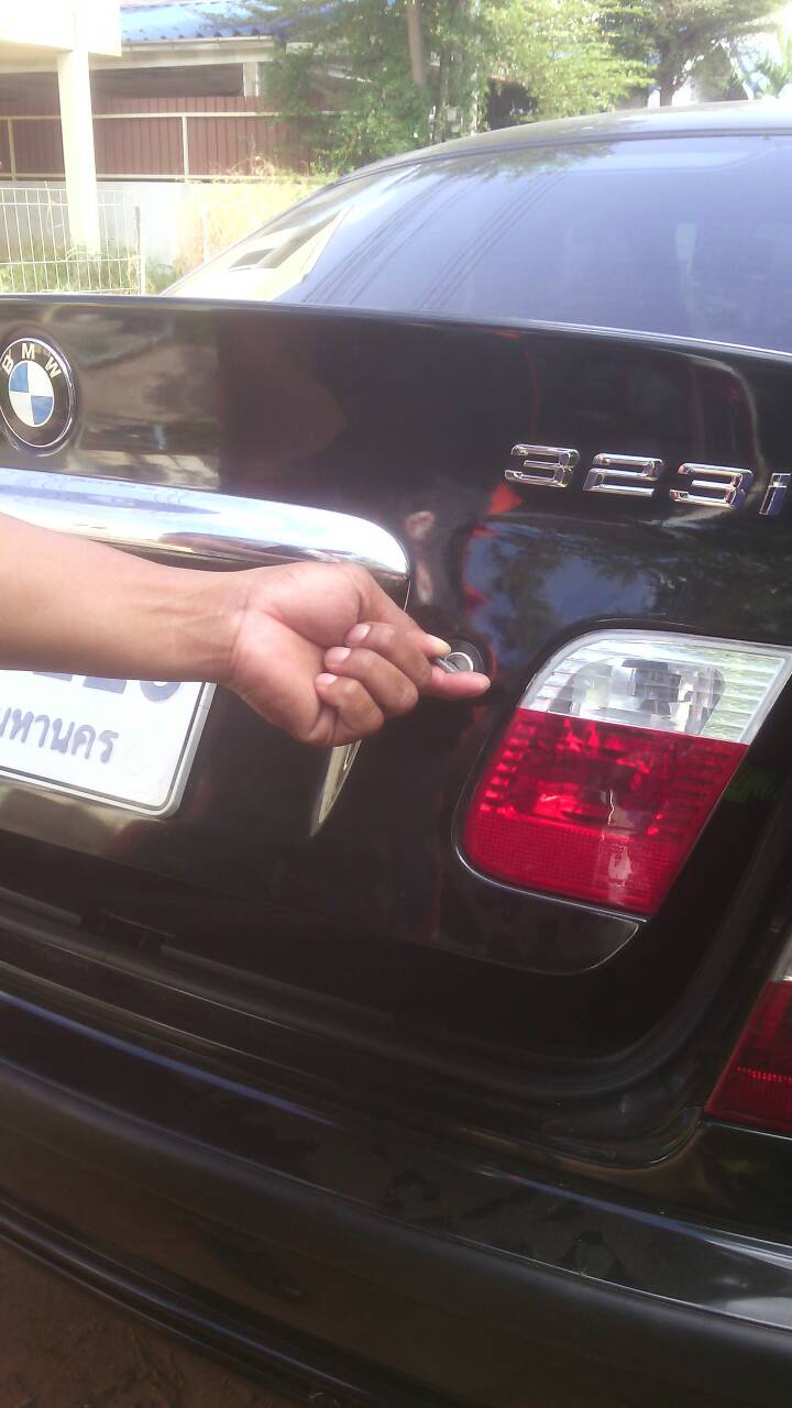 ช่างเปิดรถ Benz Ford Volkswagen โทร 0850719056