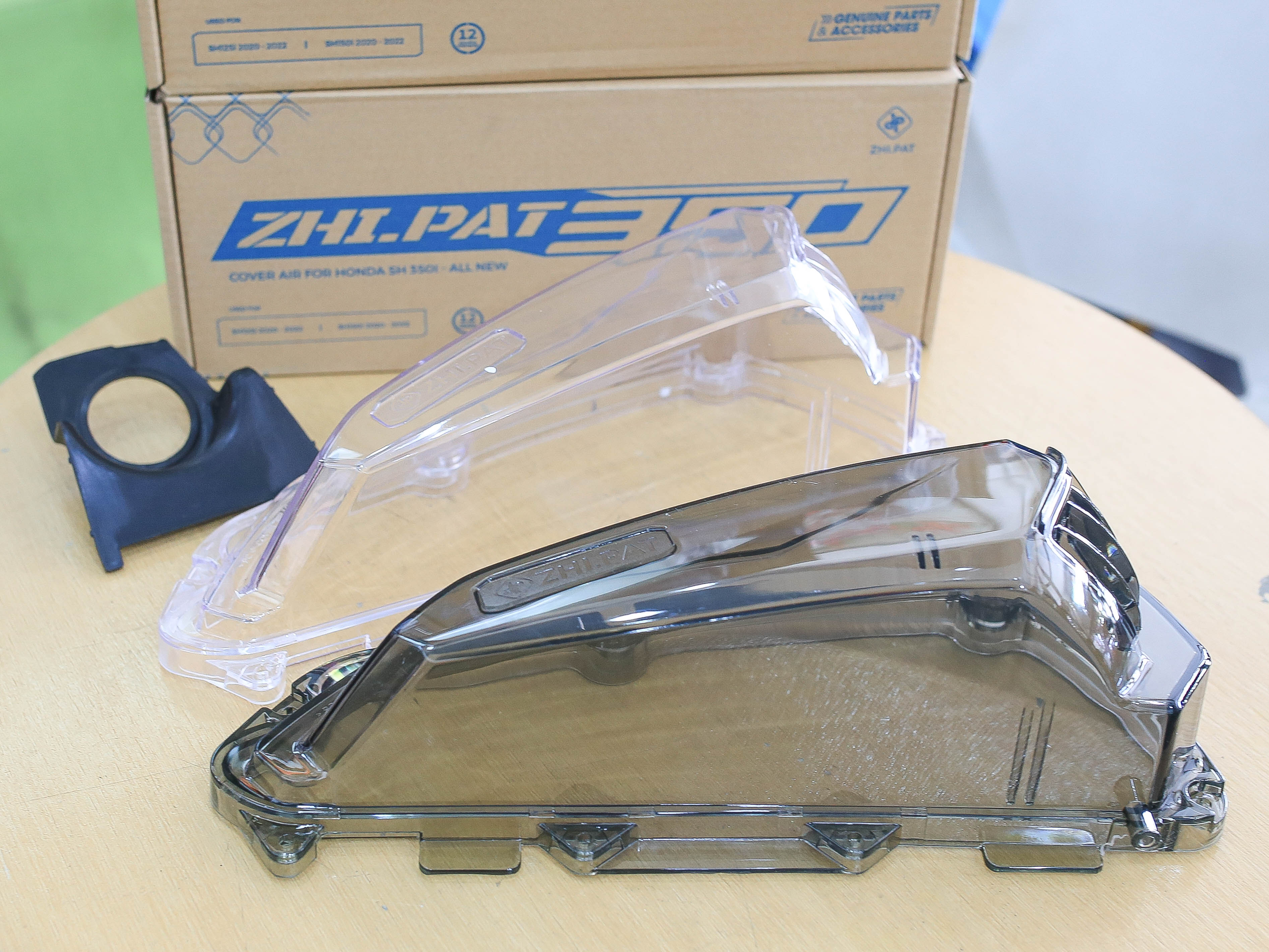 ฝาครอบหม้อกรองอากาศ FORZA350 มีสี.ใส.กับ สี.ฟิมล์ PARABREZZA แท้เวียดนาม