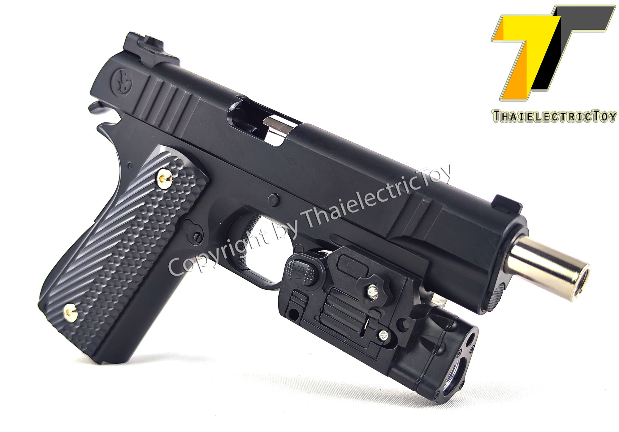 ปืนอัดลมพลาสติก 1911 ชักยิงทีล่ะนัด ลำกล้องยาว 7.5 นิ้ว หนัก 318 กรัม มีไฟฉาย เลเซอร์