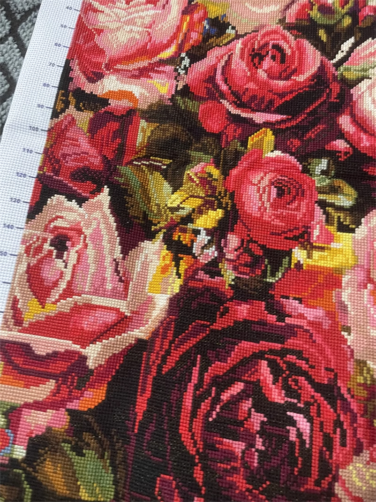 rose-1035 *สินค้าหมด* ชุดปักครอสติช ลายสวนกุหลาบ (ปักเต็มผืนผ้า ไม่มีเดินเส้น ผ้า9CTพิมพ์ลาย มีประกาย ปักครั้งละ 4 เส้นเล็ก) ขนาด 60*80 ซม.ผ้าครอสติช 9CTพิมพ์ลายปักบนผ้า ไหมคอตตอน 32 สี ผังลาย เข็ม