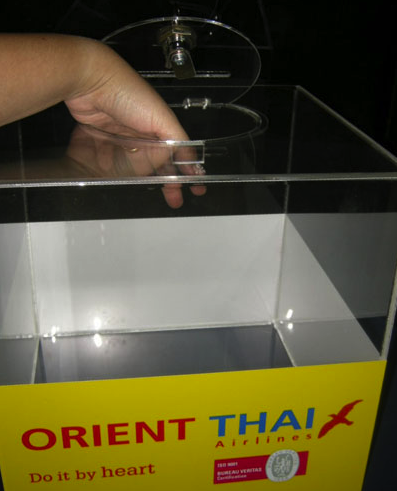 กล่องจับรางวัลอะครีลิค (รุ่นฝาบน-หยอดบน) ขนาด30x30x30cm.